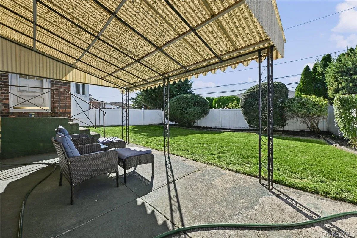 698 Edgewood Drive, Hempstead, NY, 3 Bedrooms Bedrooms, 6 Rooms Rooms,2 BathroomsBathrooms,Residential,For Rent,Edgewood,0,1050757 698 Edgewood Drive, Hempstead, NY, 3 Bedrooms Bedrooms, 6 Rooms Rooms,2 BathroomsBathrooms,Residential,For Rent,Edgewood,0,1050757