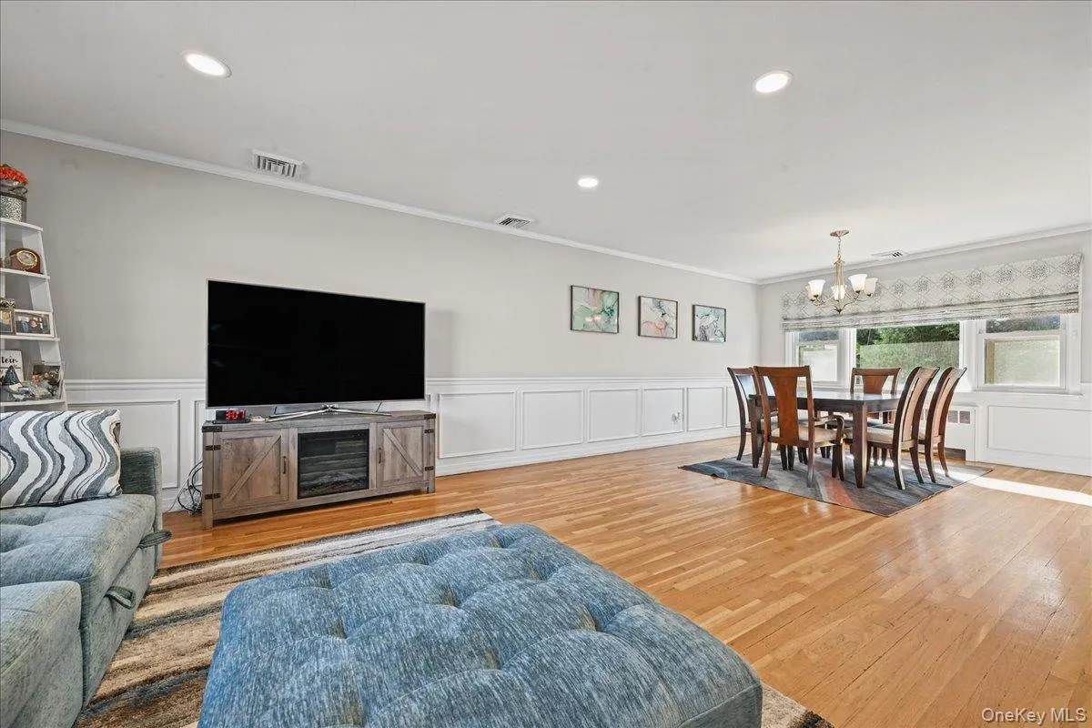 698 Edgewood Drive, Hempstead, NY, 3 Bedrooms Bedrooms, 6 Rooms Rooms,2 BathroomsBathrooms,Residential,For Rent,Edgewood,0,1050757 698 Edgewood Drive, Hempstead, NY, 3 Bedrooms Bedrooms, 6 Rooms Rooms,2 BathroomsBathrooms,Residential,For Rent,Edgewood,0,1050757