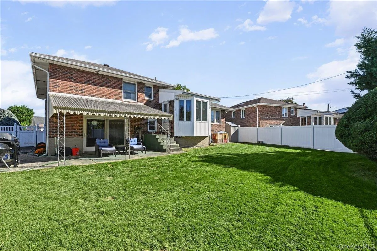 698 Edgewood Drive, Hempstead, NY, 3 Bedrooms Bedrooms, 6 Rooms Rooms,2 BathroomsBathrooms,Residential,For Rent,Edgewood,0,1050757 698 Edgewood Drive, Hempstead, NY, 3 Bedrooms Bedrooms, 6 Rooms Rooms,2 BathroomsBathrooms,Residential,For Rent,Edgewood,0,1050757