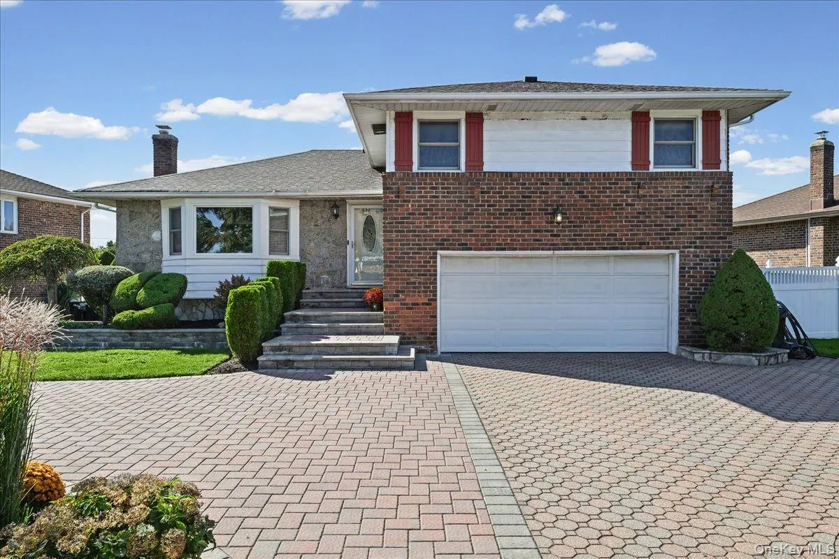 698 Edgewood Drive, Hempstead, NY, 3 Bedrooms Bedrooms, 6 Rooms Rooms,2 BathroomsBathrooms,Residential,For Rent,Edgewood,0,1050757 698 Edgewood Drive, Hempstead, NY, 3 Bedrooms Bedrooms, 6 Rooms Rooms,2 BathroomsBathrooms,Residential,For Rent,Edgewood,0,1050757