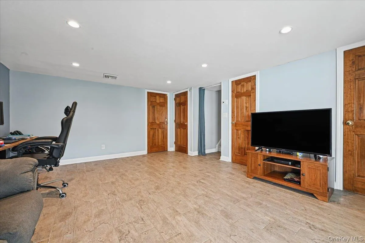 698 Edgewood Drive, Hempstead, NY, 3 Bedrooms Bedrooms, 6 Rooms Rooms,2 BathroomsBathrooms,Residential,For Rent,Edgewood,0,1050757 698 Edgewood Drive, Hempstead, NY, 3 Bedrooms Bedrooms, 6 Rooms Rooms,2 BathroomsBathrooms,Residential,For Rent,Edgewood,0,1050757