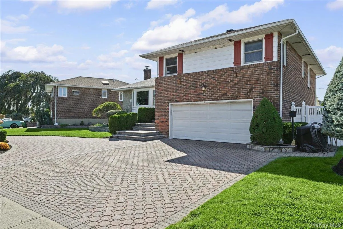 698 Edgewood Drive, Hempstead, NY, 3 Bedrooms Bedrooms, 6 Rooms Rooms,2 BathroomsBathrooms,Residential,For Rent,Edgewood,0,1050757 698 Edgewood Drive, Hempstead, NY, 3 Bedrooms Bedrooms, 6 Rooms Rooms,2 BathroomsBathrooms,Residential,For Rent,Edgewood,0,1050757