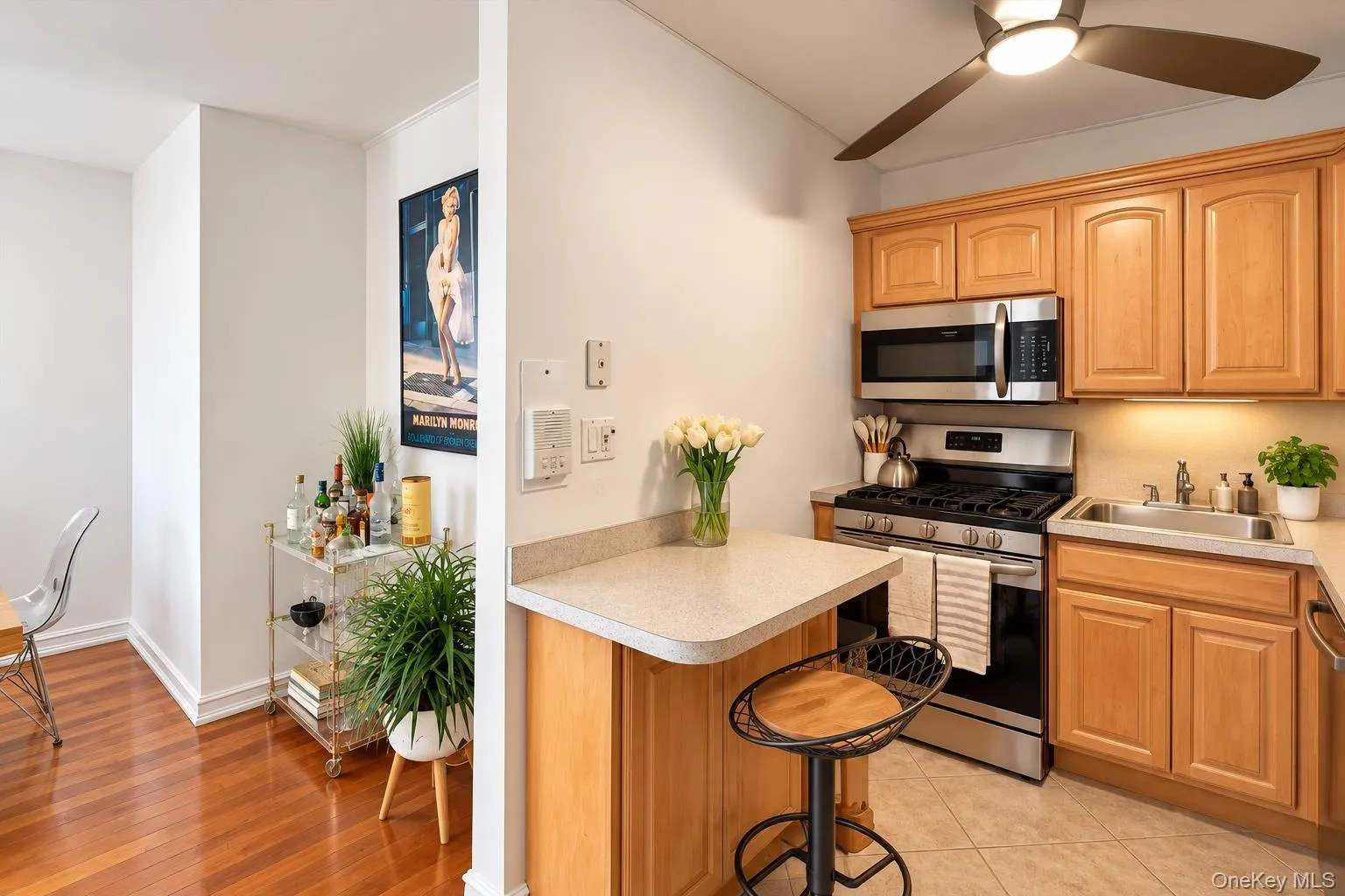 370 Broadway, Long Beach, NY, 2 Rooms Rooms,1 BathroomBathrooms,Residential,For Rent,Broadway,0,1050759 370 Broadway, Long Beach, NY, 2 Rooms Rooms,1 BathroomBathrooms,Residential,For Rent,Broadway,0,1050759