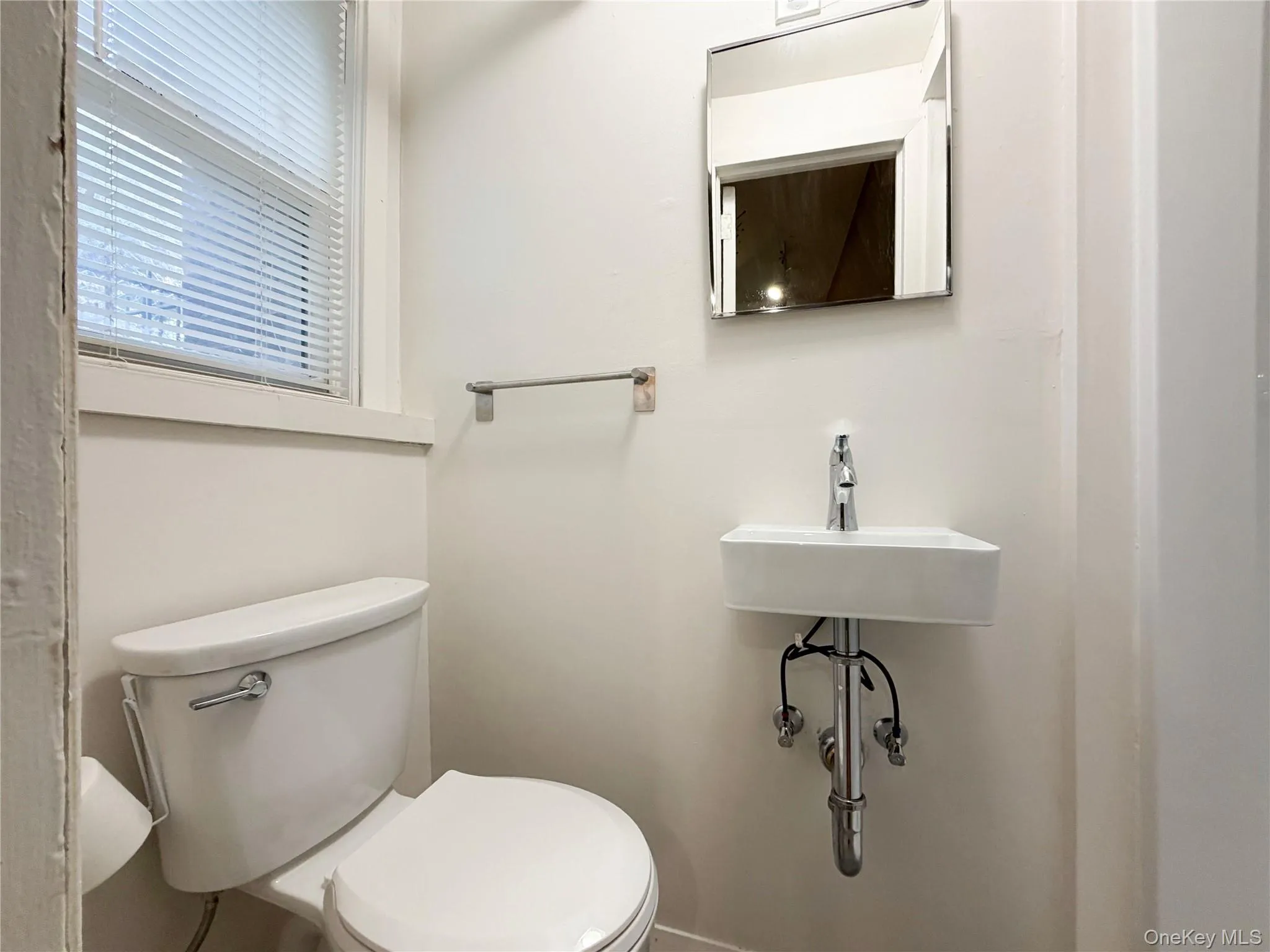 1941 Yates Avenue, New York, NY, 3 Bedrooms Bedrooms, 8 Rooms Rooms,2 BathroomsBathrooms,Residential,For Rent,Yates,0,1050772 1941 Yates Avenue, New York, NY, 3 Bedrooms Bedrooms, 8 Rooms Rooms,2 BathroomsBathrooms,Residential,For Rent,Yates,0,1050772