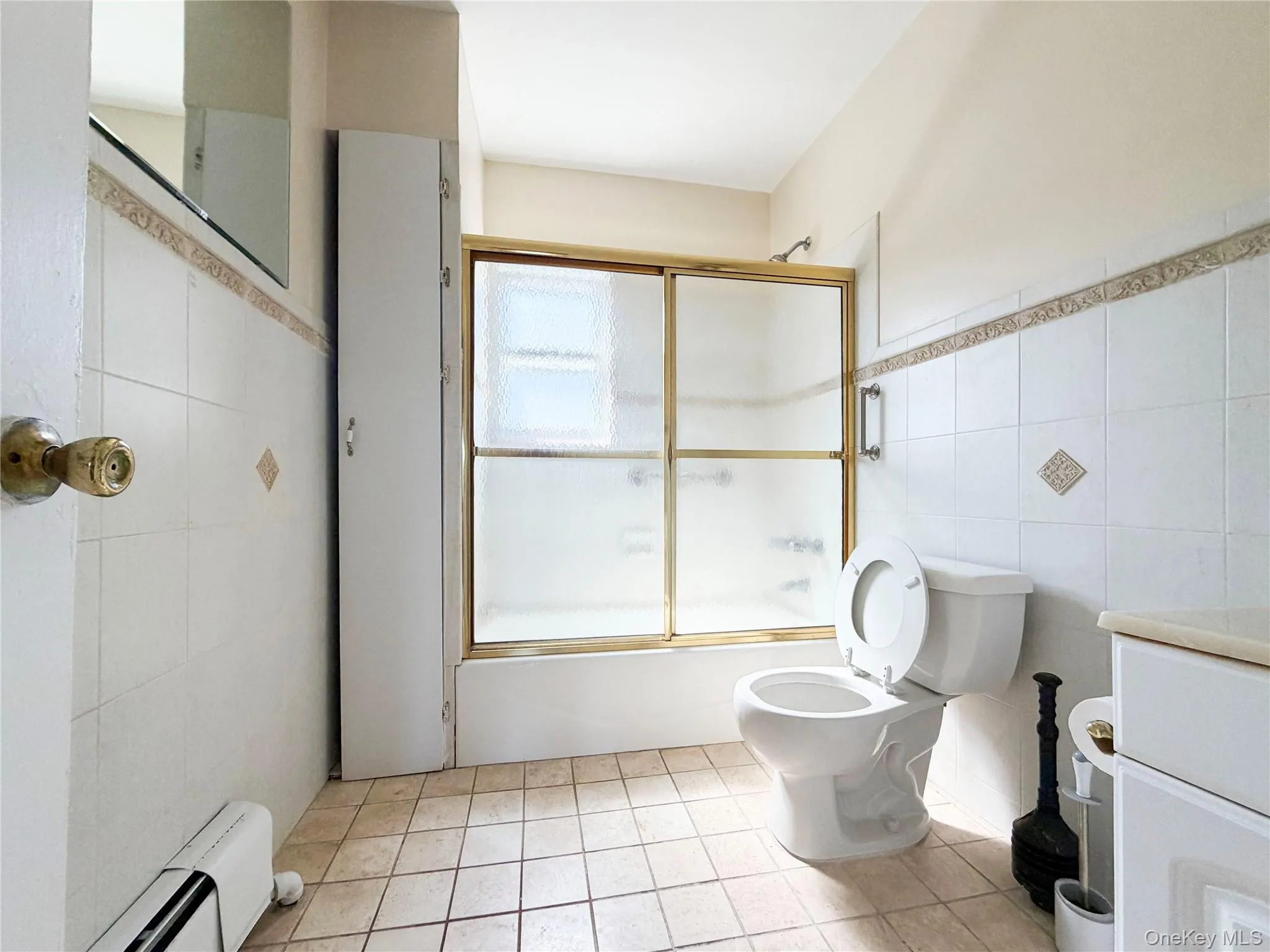 1941 Yates Avenue, New York, NY, 3 Bedrooms Bedrooms, 8 Rooms Rooms,2 BathroomsBathrooms,Residential,For Rent,Yates,0,1050772 1941 Yates Avenue, New York, NY, 3 Bedrooms Bedrooms, 8 Rooms Rooms,2 BathroomsBathrooms,Residential,For Rent,Yates,0,1050772