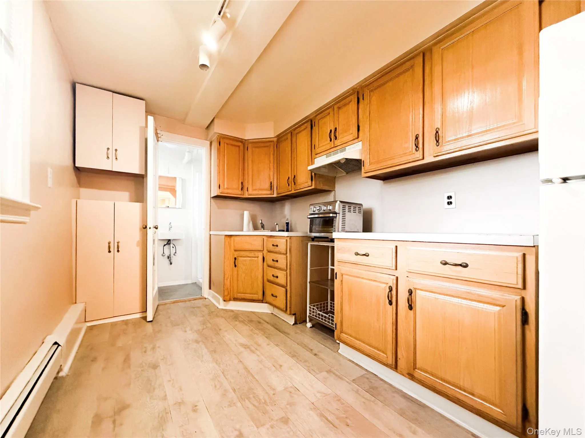 1941 Yates Avenue, New York, NY, 3 Bedrooms Bedrooms, 8 Rooms Rooms,2 BathroomsBathrooms,Residential,For Rent,Yates,0,1050772 1941 Yates Avenue, New York, NY, 3 Bedrooms Bedrooms, 8 Rooms Rooms,2 BathroomsBathrooms,Residential,For Rent,Yates,0,1050772
