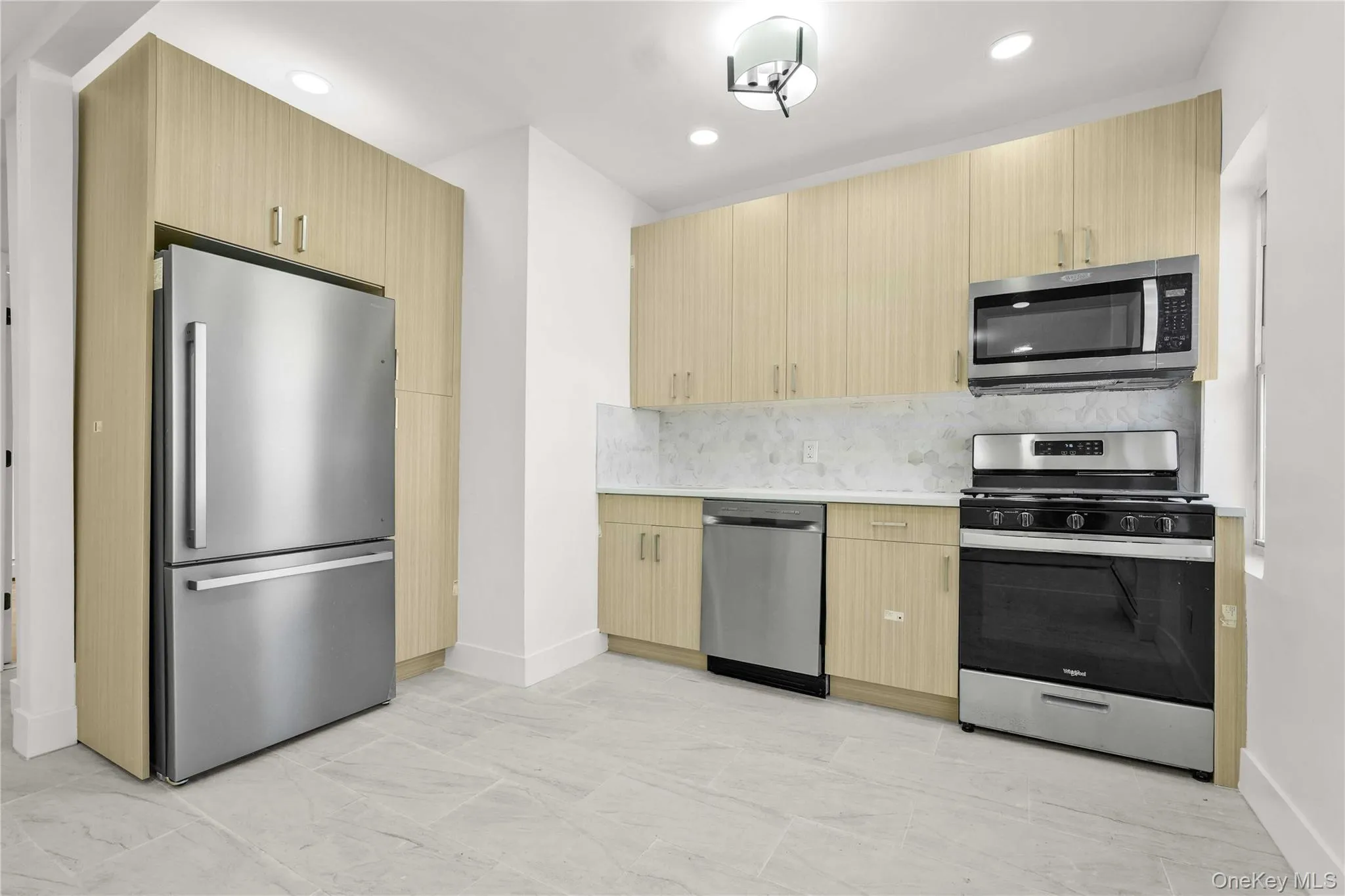 157-14 110th Avenue, New York, NY, 2 Bedrooms Bedrooms, 3 Rooms Rooms,2 BathroomsBathrooms,Residential,For Rent,110th,0,1050773 157-14 110th Avenue, New York, NY, 2 Bedrooms Bedrooms, 3 Rooms Rooms,2 BathroomsBathrooms,Residential,For Rent,110th,0,1050773