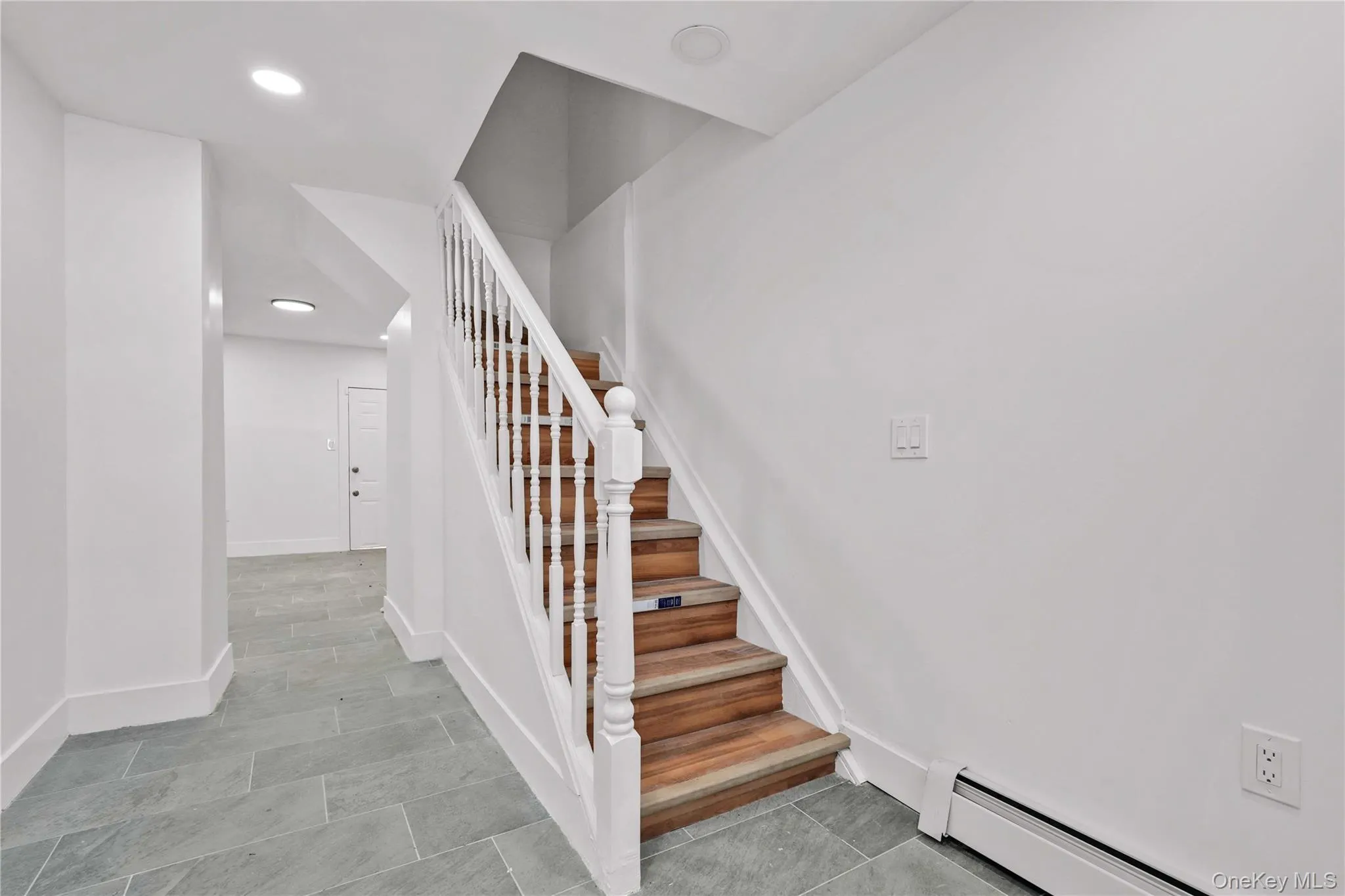 157-14 110th Avenue, New York, NY, 2 Bedrooms Bedrooms, 3 Rooms Rooms,2 BathroomsBathrooms,Residential,For Rent,110th,0,1050773 157-14 110th Avenue, New York, NY, 2 Bedrooms Bedrooms, 3 Rooms Rooms,2 BathroomsBathrooms,Residential,For Rent,110th,0,1050773