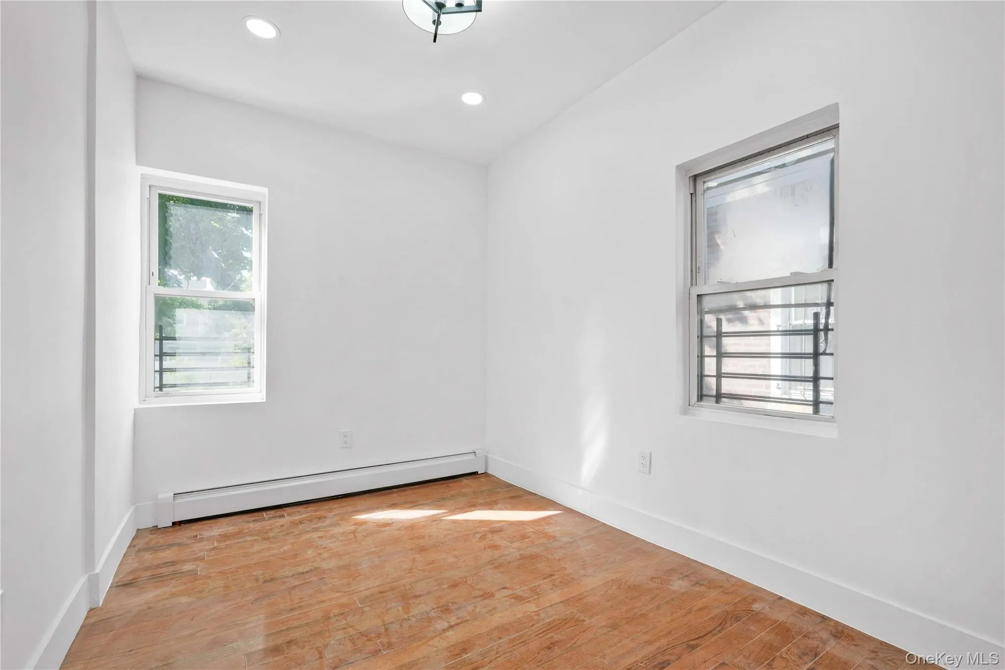157-14 110th Avenue, New York, NY, 2 Bedrooms Bedrooms, 3 Rooms Rooms,2 BathroomsBathrooms,Residential,For Rent,110th,0,1050773 157-14 110th Avenue, New York, NY, 2 Bedrooms Bedrooms, 3 Rooms Rooms,2 BathroomsBathrooms,Residential,For Rent,110th,0,1050773