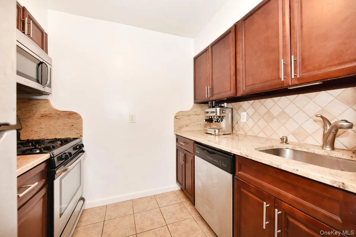 1 Birchwood Court, Hempstead, NY, 1 Bedroom Bedrooms, 4 Rooms Rooms,1 BathroomBathrooms,Residential,For Rent,Birchwood,0,1050778 1 Birchwood Court, Hempstead, NY, 1 Bedroom Bedrooms, 4 Rooms Rooms,1 BathroomBathrooms,Residential,For Rent,Birchwood,0,1050778