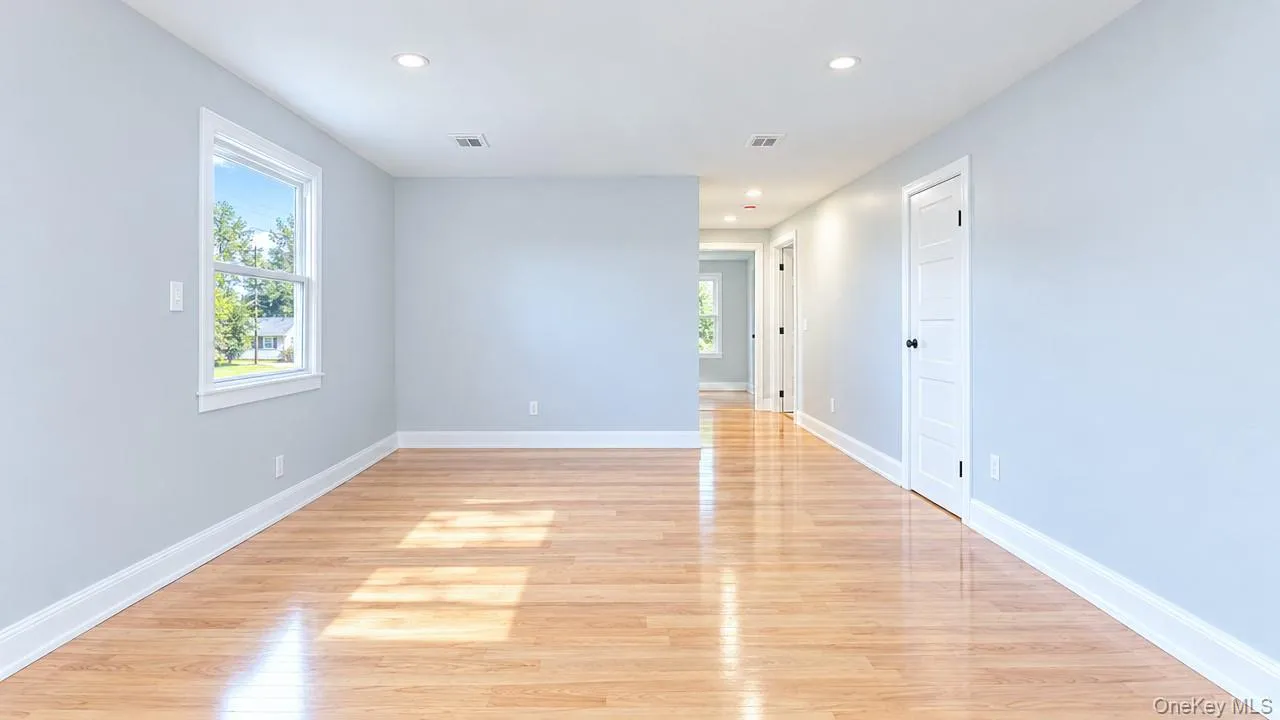 15 Coachman Lane, Hempstead, NY, 5 Bedrooms Bedrooms, 10 Rooms Rooms,4 BathroomsBathrooms,Residential,For Rent,Coachman,0,1050783 15 Coachman Lane, Hempstead, NY, 5 Bedrooms Bedrooms, 10 Rooms Rooms,4 BathroomsBathrooms,Residential,For Rent,Coachman,0,1050783