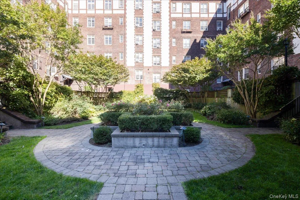 8309 Talbot Street, New York, NY, 3 Bedrooms Bedrooms, 4 Rooms Rooms,2 BathroomsBathrooms,Residential Lease,For Rent,Talbot,0,1050787 8309 Talbot Street, New York, NY, 3 Bedrooms Bedrooms, 4 Rooms Rooms,2 BathroomsBathrooms,Residential Lease,For Rent,Talbot,0,1050787