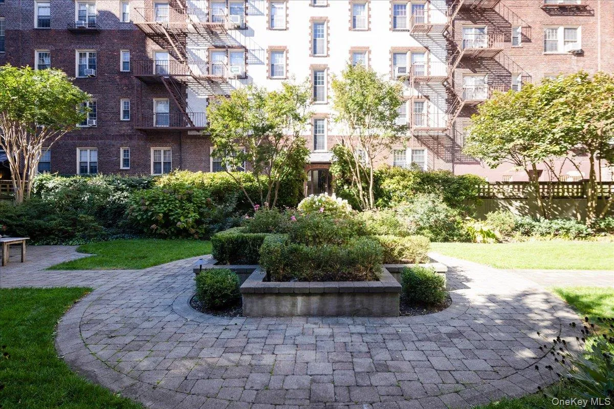 8309 Talbot Street, New York, NY, 3 Bedrooms Bedrooms, 4 Rooms Rooms,2 BathroomsBathrooms,Residential Lease,For Rent,Talbot,0,1050787 8309 Talbot Street, New York, NY, 3 Bedrooms Bedrooms, 4 Rooms Rooms,2 BathroomsBathrooms,Residential Lease,For Rent,Talbot,0,1050787