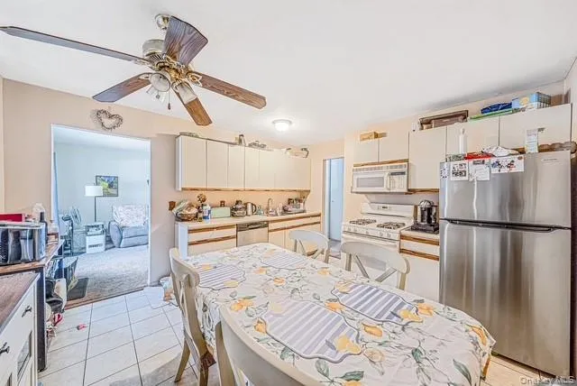 260 Waverly Avenue, Brookhaven, NY, 1 Bedroom Bedrooms, 4 Rooms Rooms,1 BathroomBathrooms,Residential,For Rent,Waverly,0,1050793 260 Waverly Avenue, Brookhaven, NY, 1 Bedroom Bedrooms, 4 Rooms Rooms,1 BathroomBathrooms,Residential,For Rent,Waverly,0,1050793
