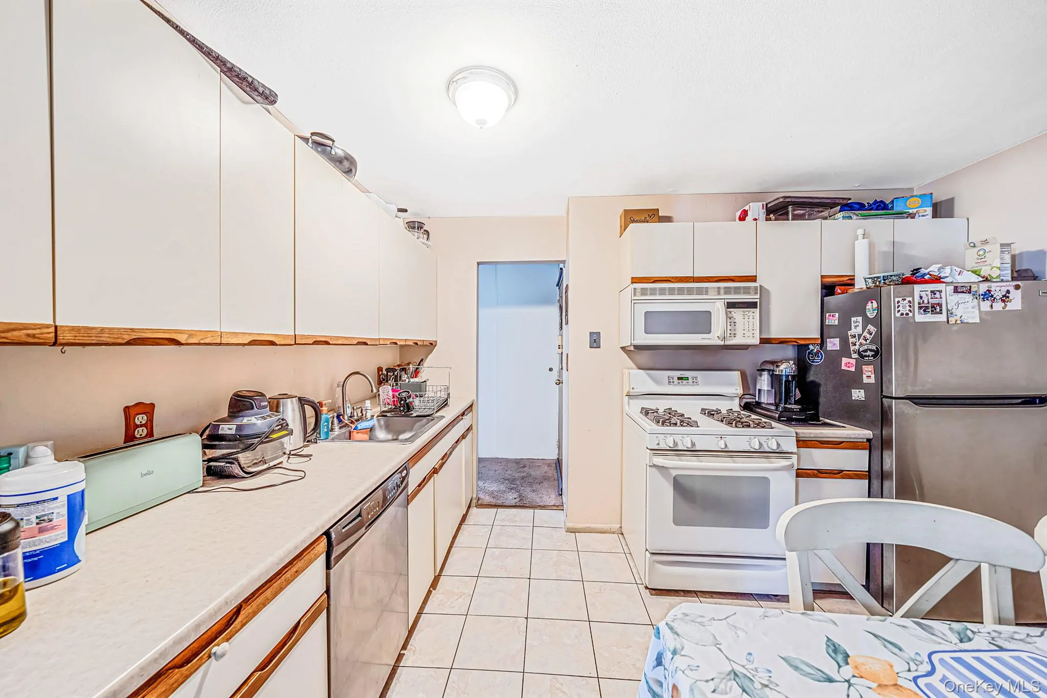 260 Waverly Avenue, Brookhaven, NY, 1 Bedroom Bedrooms, 4 Rooms Rooms,1 BathroomBathrooms,Residential,For Rent,Waverly,0,1050793 260 Waverly Avenue, Brookhaven, NY, 1 Bedroom Bedrooms, 4 Rooms Rooms,1 BathroomBathrooms,Residential,For Rent,Waverly,0,1050793