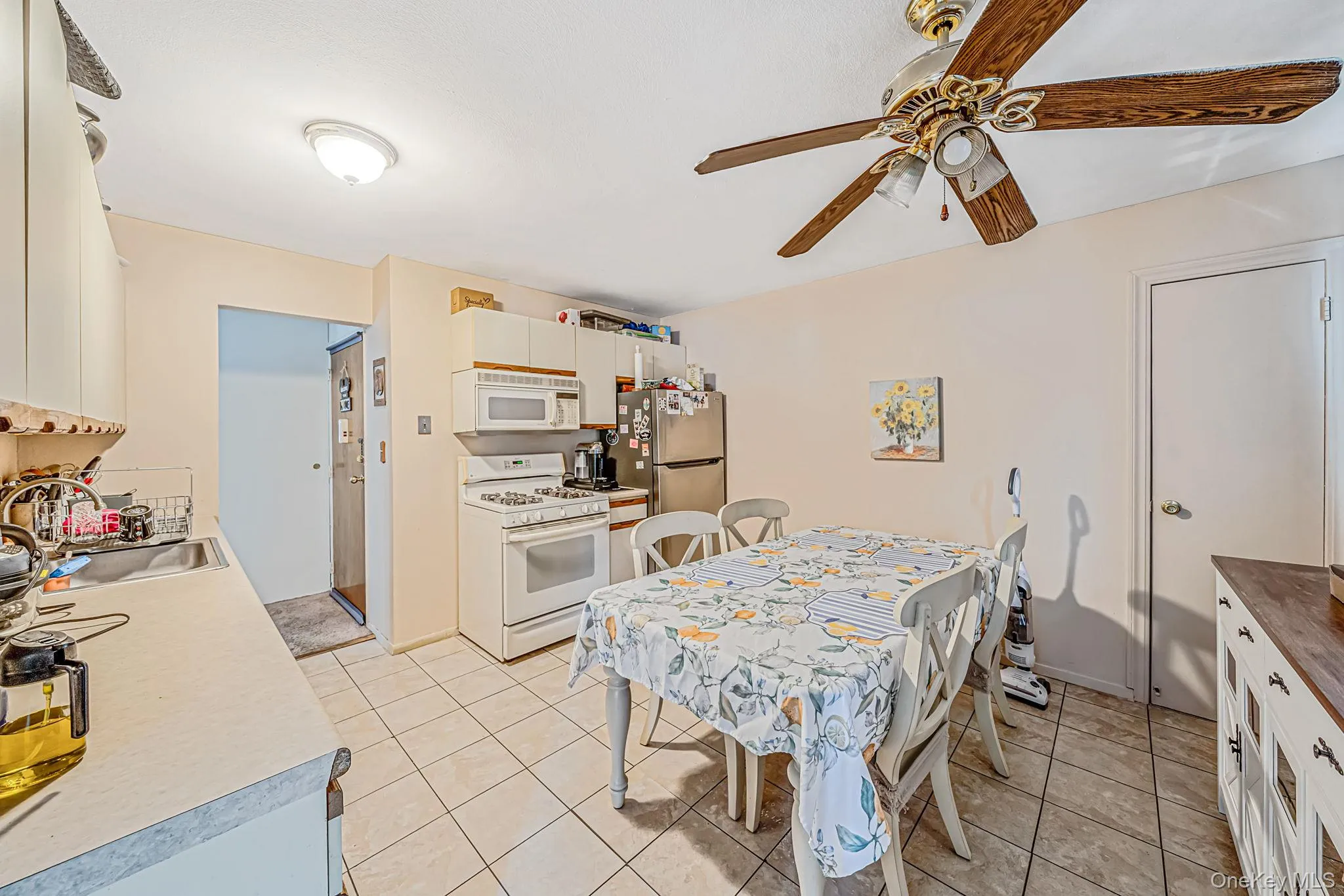 260 Waverly Avenue, Brookhaven, NY, 1 Bedroom Bedrooms, 4 Rooms Rooms,1 BathroomBathrooms,Residential,For Rent,Waverly,0,1050793 260 Waverly Avenue, Brookhaven, NY, 1 Bedroom Bedrooms, 4 Rooms Rooms,1 BathroomBathrooms,Residential,For Rent,Waverly,0,1050793