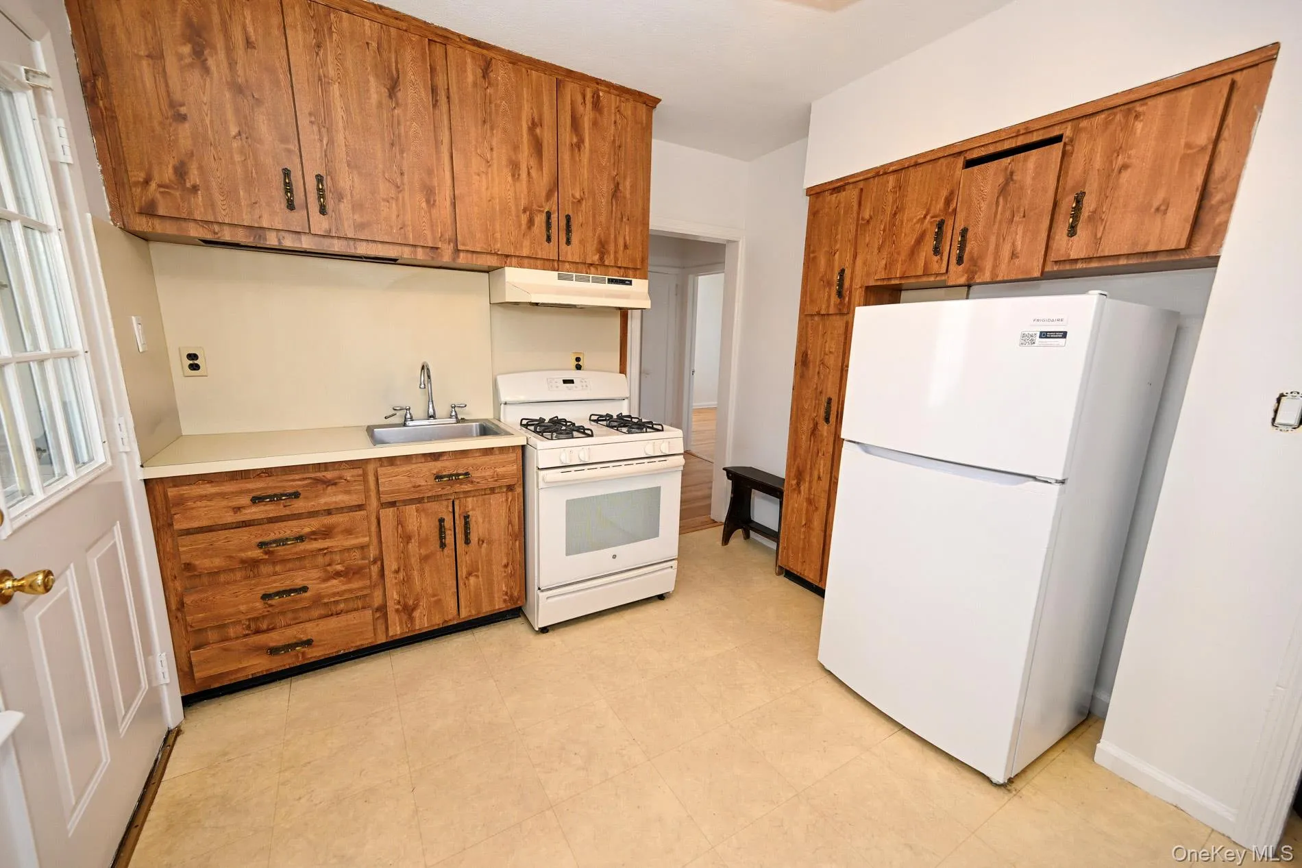 1087 Esther Street, Hempstead, NY, 4 Bedrooms Bedrooms, 8 Rooms Rooms,2 BathroomsBathrooms,Residential,For Rent,Esther,0,1050795 1087 Esther Street, Hempstead, NY, 4 Bedrooms Bedrooms, 8 Rooms Rooms,2 BathroomsBathrooms,Residential,For Rent,Esther,0,1050795