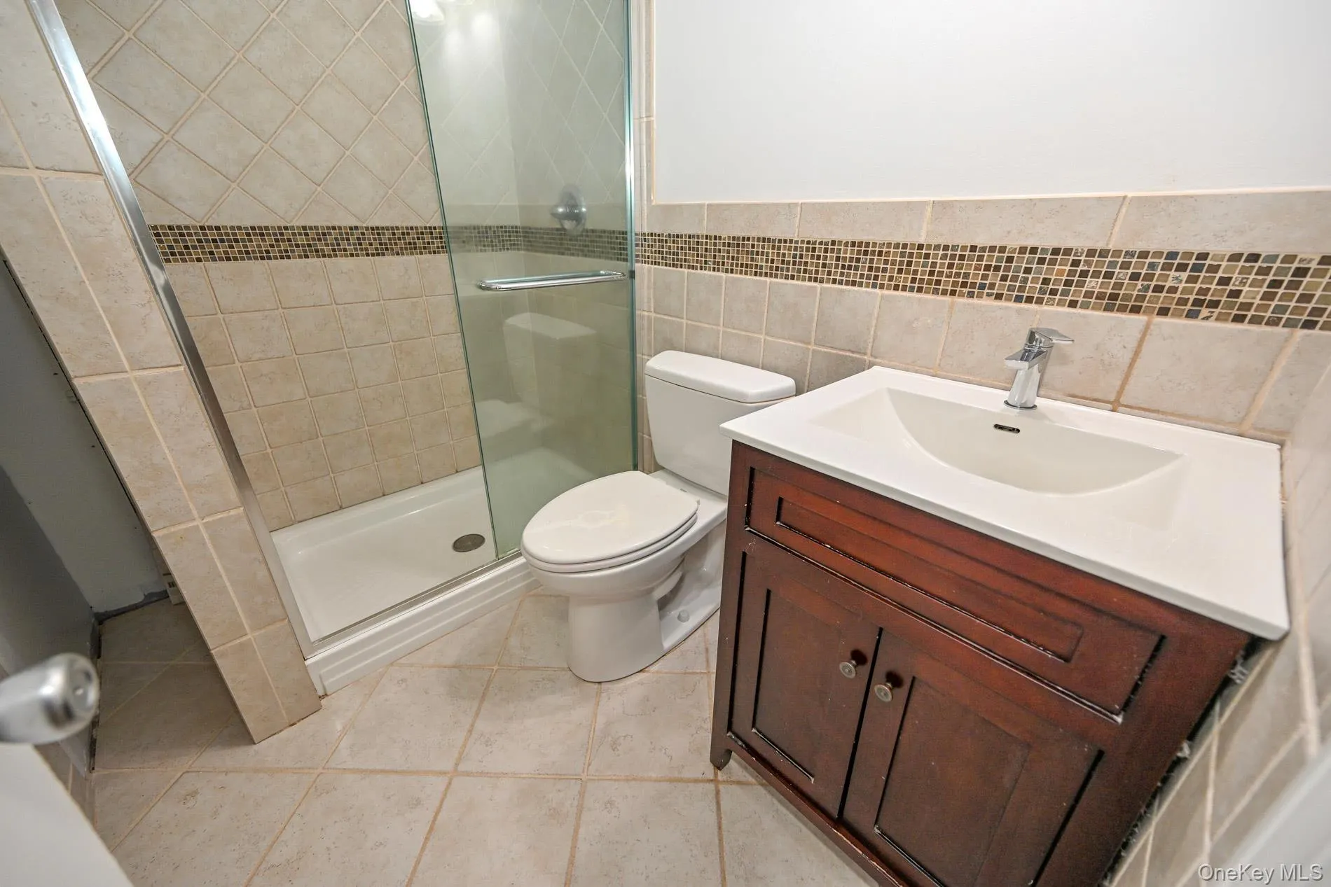 1087 Esther Street, Hempstead, NY, 4 Bedrooms Bedrooms, 8 Rooms Rooms,2 BathroomsBathrooms,Residential,For Rent,Esther,0,1050795 1087 Esther Street, Hempstead, NY, 4 Bedrooms Bedrooms, 8 Rooms Rooms,2 BathroomsBathrooms,Residential,For Rent,Esther,0,1050795