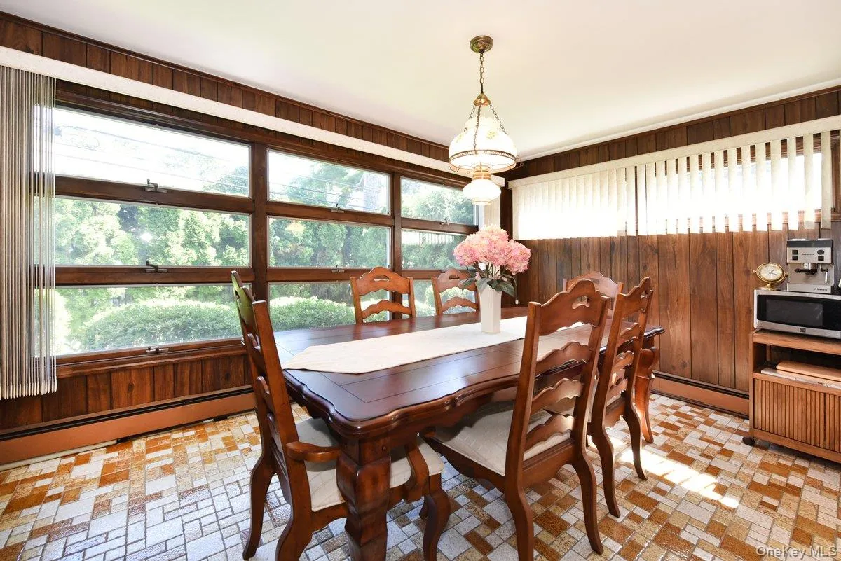 211 Wellington Road, Hempstead, NY, 4 Bedrooms Bedrooms, 8 Rooms Rooms,2 BathroomsBathrooms,Residential,For Rent,Wellington,0,1050799 211 Wellington Road, Hempstead, NY, 4 Bedrooms Bedrooms, 8 Rooms Rooms,2 BathroomsBathrooms,Residential,For Rent,Wellington,0,1050799