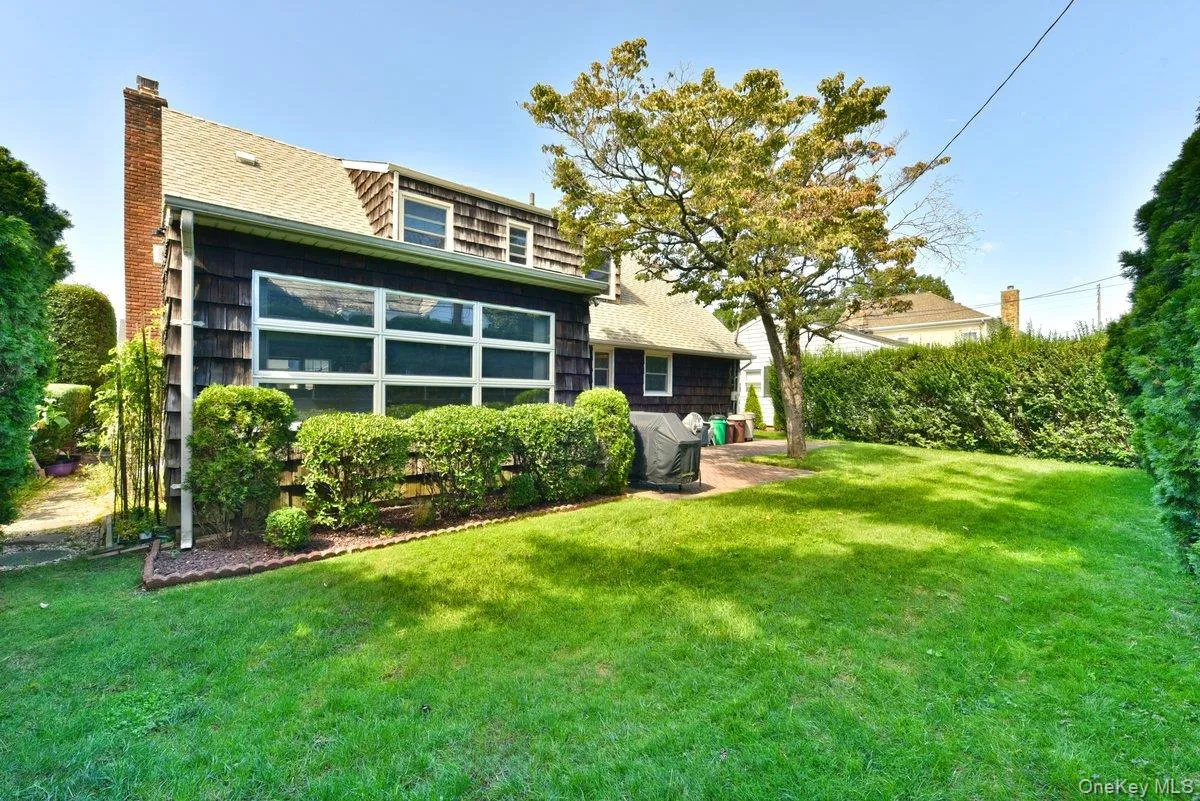 211 Wellington Road, Hempstead, NY, 4 Bedrooms Bedrooms, 8 Rooms Rooms,2 BathroomsBathrooms,Residential,For Rent,Wellington,0,1050799 211 Wellington Road, Hempstead, NY, 4 Bedrooms Bedrooms, 8 Rooms Rooms,2 BathroomsBathrooms,Residential,For Rent,Wellington,0,1050799