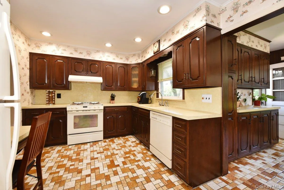 211 Wellington Road, Hempstead, NY, 4 Bedrooms Bedrooms, 8 Rooms Rooms,2 BathroomsBathrooms,Residential,For Rent,Wellington,0,1050799 211 Wellington Road, Hempstead, NY, 4 Bedrooms Bedrooms, 8 Rooms Rooms,2 BathroomsBathrooms,Residential,For Rent,Wellington,0,1050799