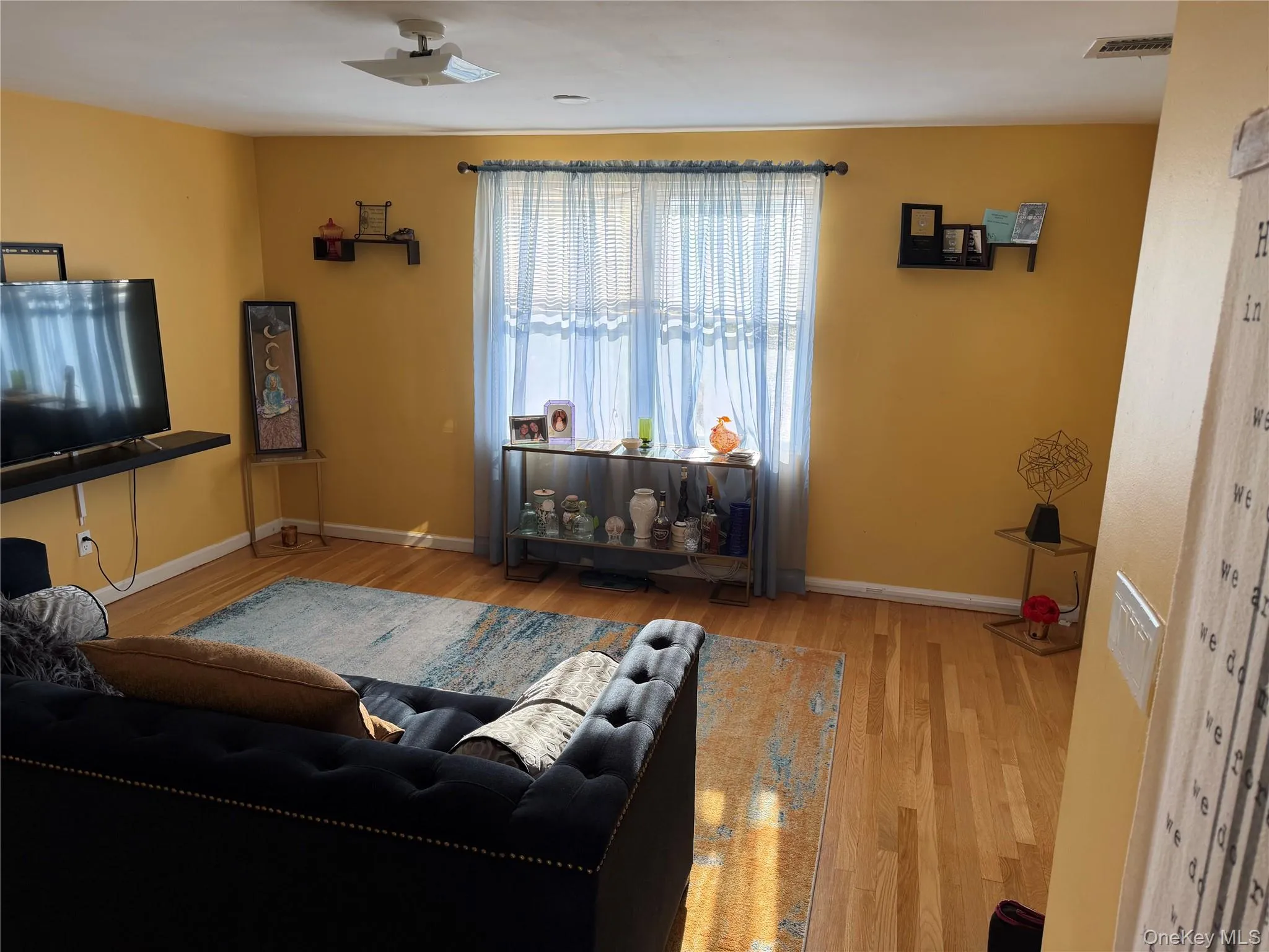 222 Colonial Avenue, North Hempstead, NY, 2 Bedrooms Bedrooms, 5 Rooms Rooms,1 BathroomBathrooms,Residential Lease,For Rent,Colonial,0,1050803 222 Colonial Avenue, North Hempstead, NY, 2 Bedrooms Bedrooms, 5 Rooms Rooms,1 BathroomBathrooms,Residential Lease,For Rent,Colonial,0,1050803