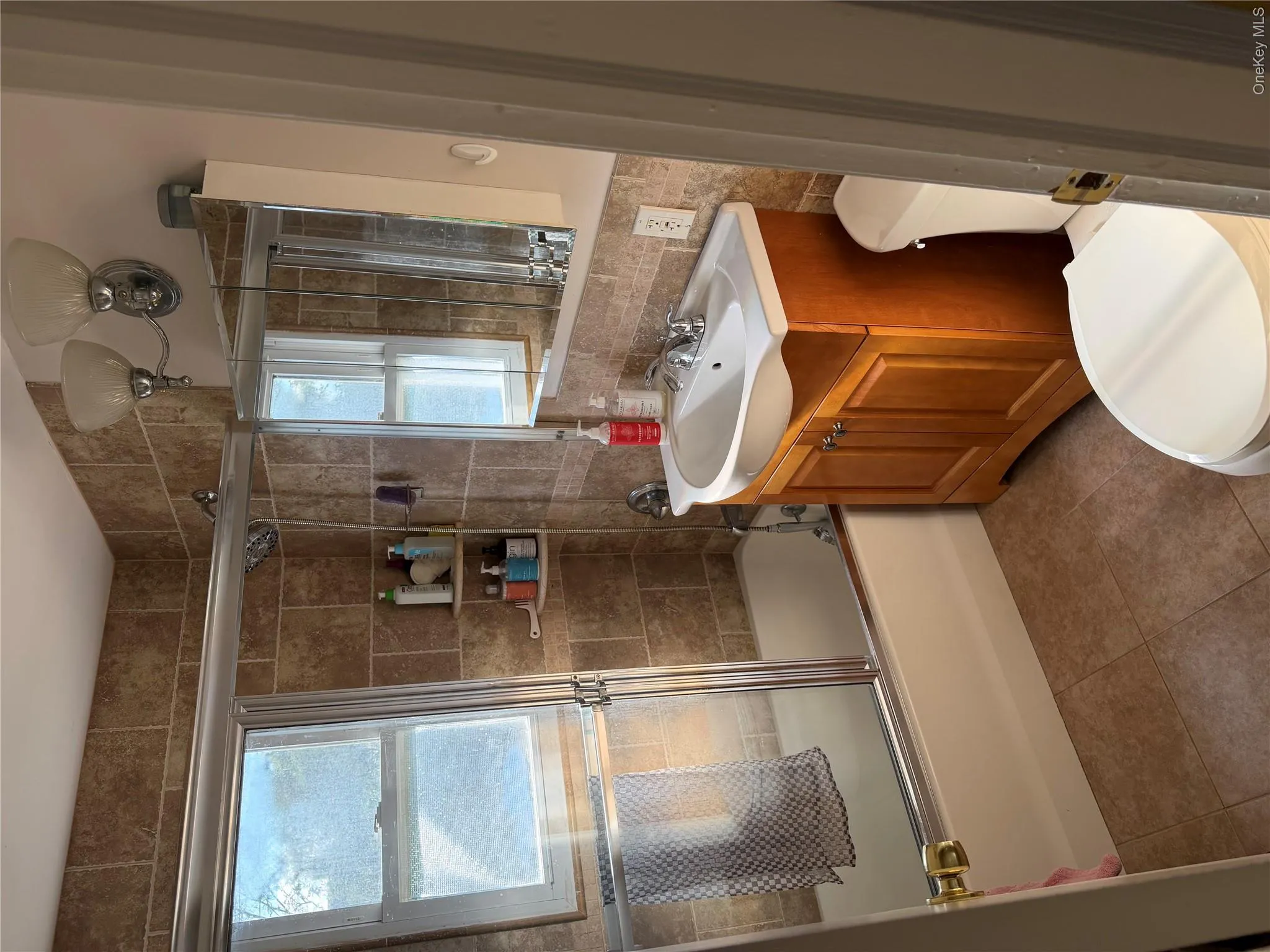 Full Bathroom with Tub Full Bathroom with Tub