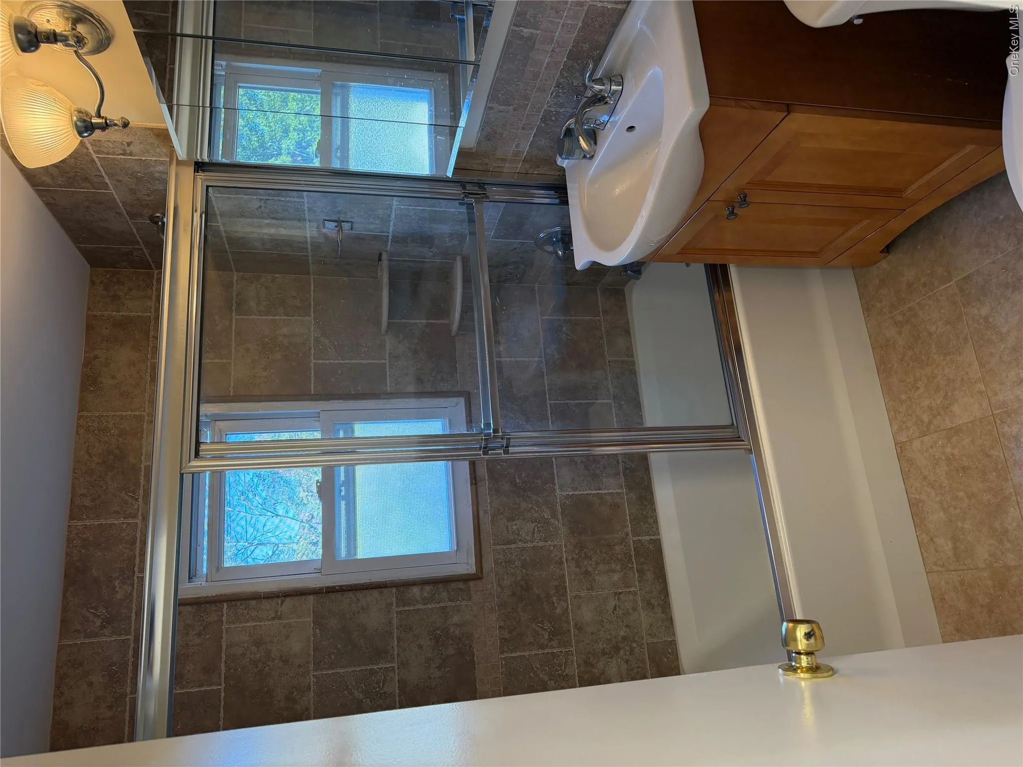 Full Bathroom Full Bathroom