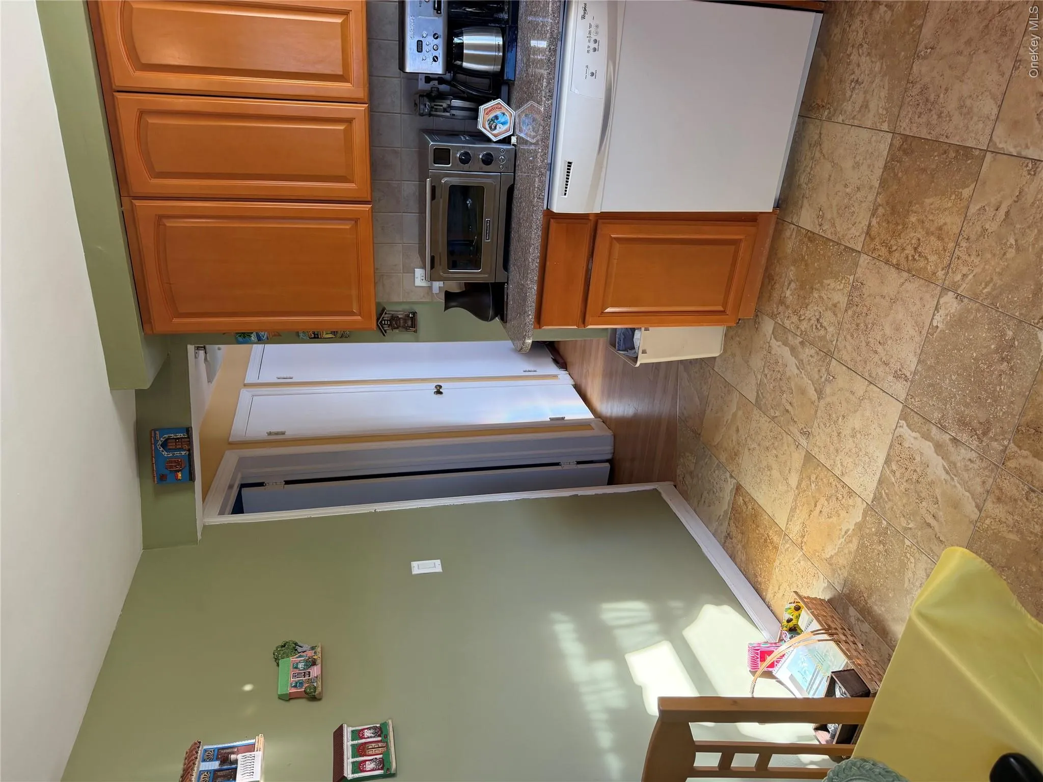 222 Colonial Avenue, North Hempstead, NY, 2 Bedrooms Bedrooms, 5 Rooms Rooms,1 BathroomBathrooms,Residential Lease,For Rent,Colonial,0,1050803 222 Colonial Avenue, North Hempstead, NY, 2 Bedrooms Bedrooms, 5 Rooms Rooms,1 BathroomBathrooms,Residential Lease,For Rent,Colonial,0,1050803