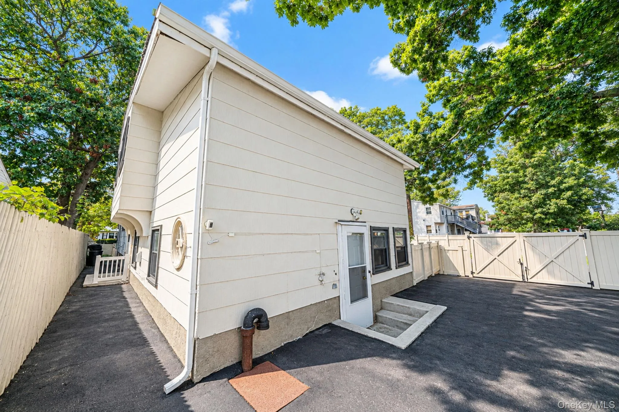 276 Deauville Boulevard, Babylon, NY, 3 Bedrooms Bedrooms, 6 Rooms Rooms,2 BathroomsBathrooms,Residential,For Rent,Deauville,0,1050815 276 Deauville Boulevard, Babylon, NY, 3 Bedrooms Bedrooms, 6 Rooms Rooms,2 BathroomsBathrooms,Residential,For Rent,Deauville,0,1050815