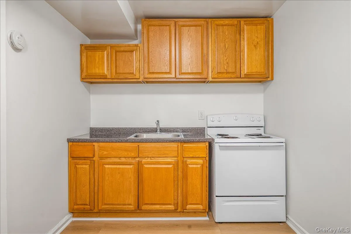 437 Pelham Road, New Rochelle, NY, 1 Bedroom Bedrooms, 4 Rooms Rooms,1 BathroomBathrooms,Residential Lease,For Rent,Pelham,0,1050818 437 Pelham Road, New Rochelle, NY, 1 Bedroom Bedrooms, 4 Rooms Rooms,1 BathroomBathrooms,Residential Lease,For Rent,Pelham,0,1050818
