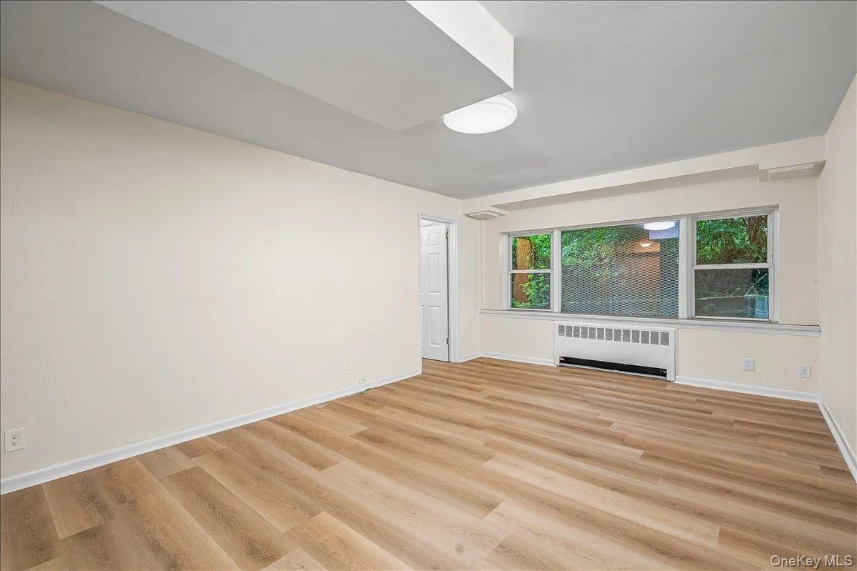 437 Pelham Road, New Rochelle, NY, 1 Bedroom Bedrooms, 4 Rooms Rooms,1 BathroomBathrooms,Residential Lease,For Rent,Pelham,0,1050818 437 Pelham Road, New Rochelle, NY, 1 Bedroom Bedrooms, 4 Rooms Rooms,1 BathroomBathrooms,Residential Lease,For Rent,Pelham,0,1050818