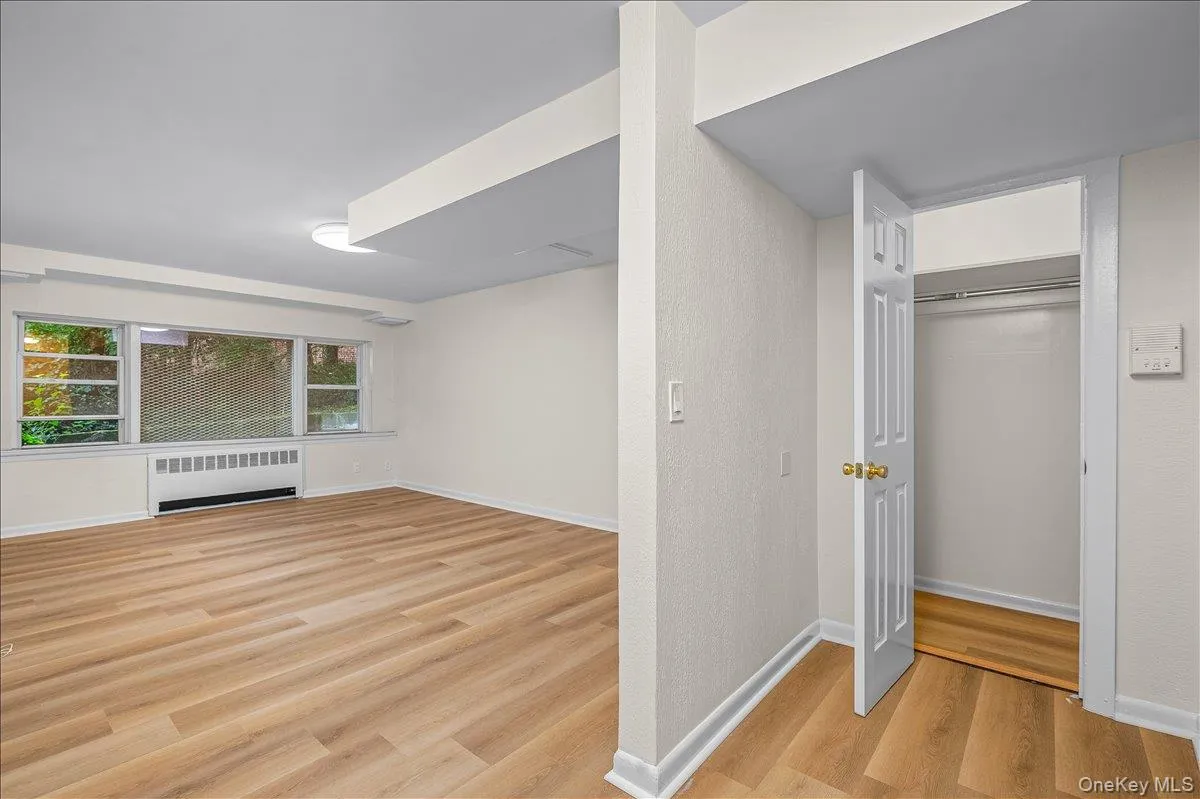 437 Pelham Road, New Rochelle, NY, 1 Bedroom Bedrooms, 4 Rooms Rooms,1 BathroomBathrooms,Residential Lease,For Rent,Pelham,0,1050818 437 Pelham Road, New Rochelle, NY, 1 Bedroom Bedrooms, 4 Rooms Rooms,1 BathroomBathrooms,Residential Lease,For Rent,Pelham,0,1050818