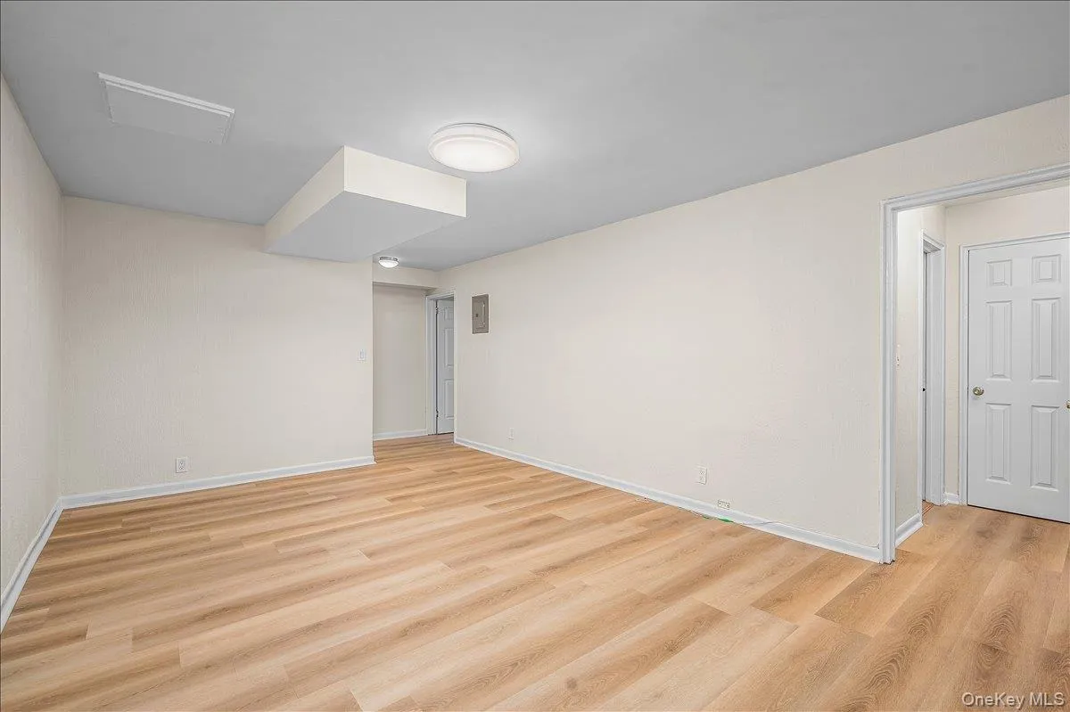 437 Pelham Road, New Rochelle, NY, 1 Bedroom Bedrooms, 4 Rooms Rooms,1 BathroomBathrooms,Residential Lease,For Rent,Pelham,0,1050818 437 Pelham Road, New Rochelle, NY, 1 Bedroom Bedrooms, 4 Rooms Rooms,1 BathroomBathrooms,Residential Lease,For Rent,Pelham,0,1050818