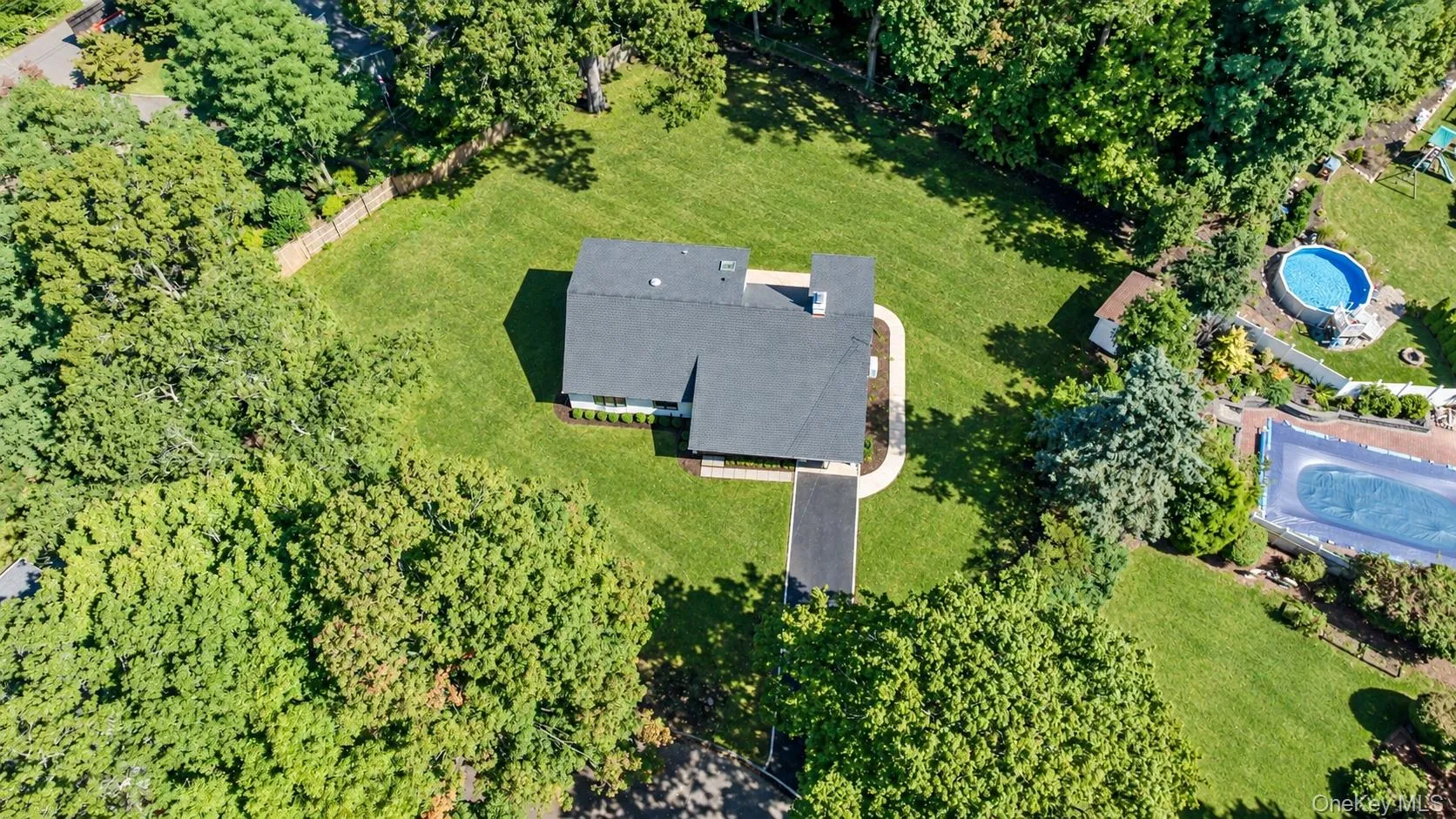 7 Berkshire Court, Huntington, NY, 3 Bedrooms Bedrooms, 10 Rooms Rooms,2 BathroomsBathrooms,Residential,For Rent,Berkshire,0,1050826 7 Berkshire Court, Huntington, NY, 3 Bedrooms Bedrooms, 10 Rooms Rooms,2 BathroomsBathrooms,Residential,For Rent,Berkshire,0,1050826