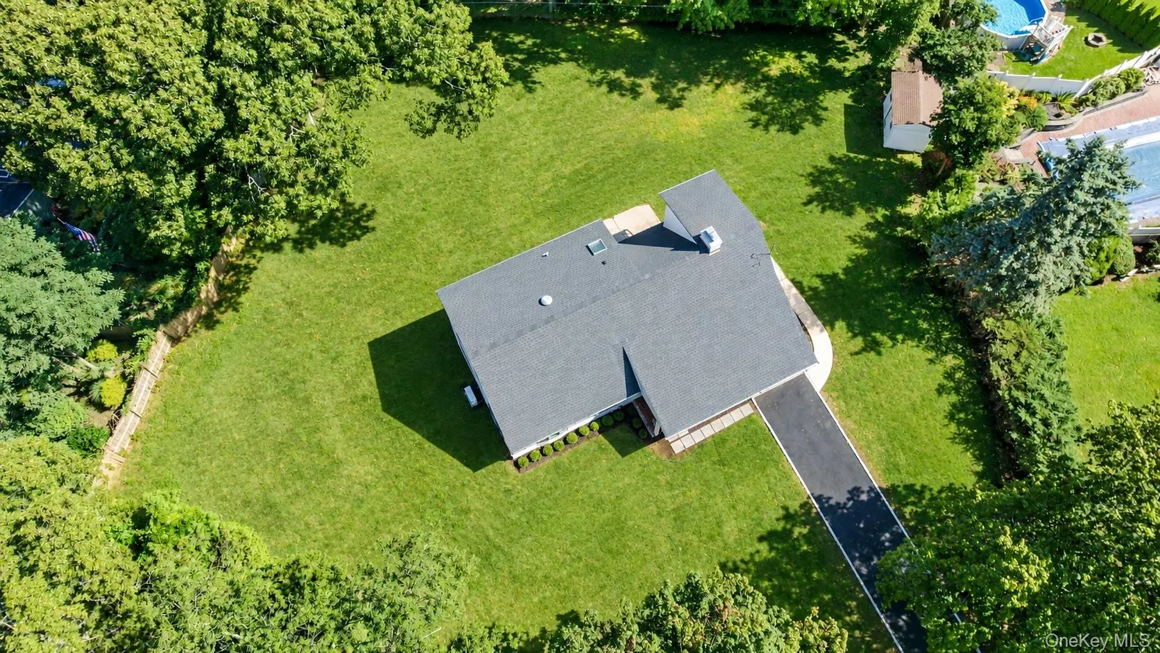 7 Berkshire Court, Huntington, NY, 3 Bedrooms Bedrooms, 10 Rooms Rooms,2 BathroomsBathrooms,Residential,For Rent,Berkshire,0,1050826 7 Berkshire Court, Huntington, NY, 3 Bedrooms Bedrooms, 10 Rooms Rooms,2 BathroomsBathrooms,Residential,For Rent,Berkshire,0,1050826