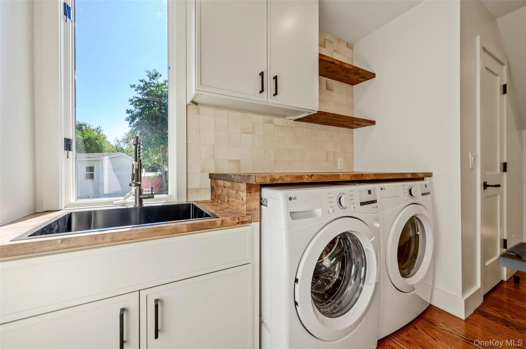 7 Berkshire Court, Huntington, NY, 3 Bedrooms Bedrooms, 10 Rooms Rooms,2 BathroomsBathrooms,Residential,For Rent,Berkshire,0,1050826 7 Berkshire Court, Huntington, NY, 3 Bedrooms Bedrooms, 10 Rooms Rooms,2 BathroomsBathrooms,Residential,For Rent,Berkshire,0,1050826