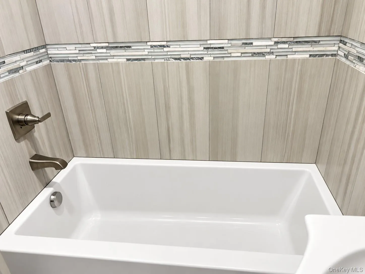 Full bathroom with Bathtub Full bathroom with Bathtub