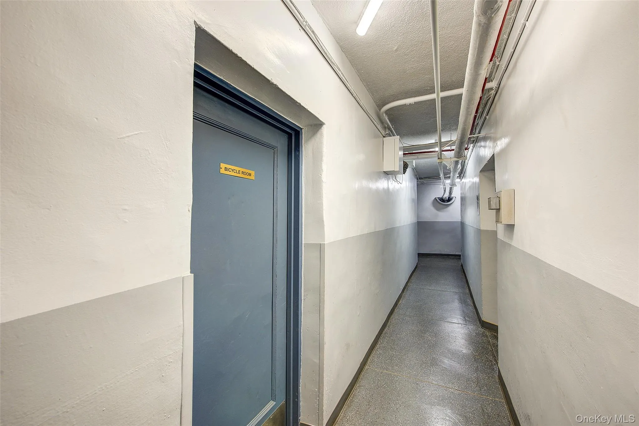 77-11 35th Avenue, New York, NY, 2 Bedrooms Bedrooms, 4 Rooms Rooms,1 BathroomBathrooms,Residential,For Rent,35th,0,1050836 77-11 35th Avenue, New York, NY, 2 Bedrooms Bedrooms, 4 Rooms Rooms,1 BathroomBathrooms,Residential,For Rent,35th,0,1050836