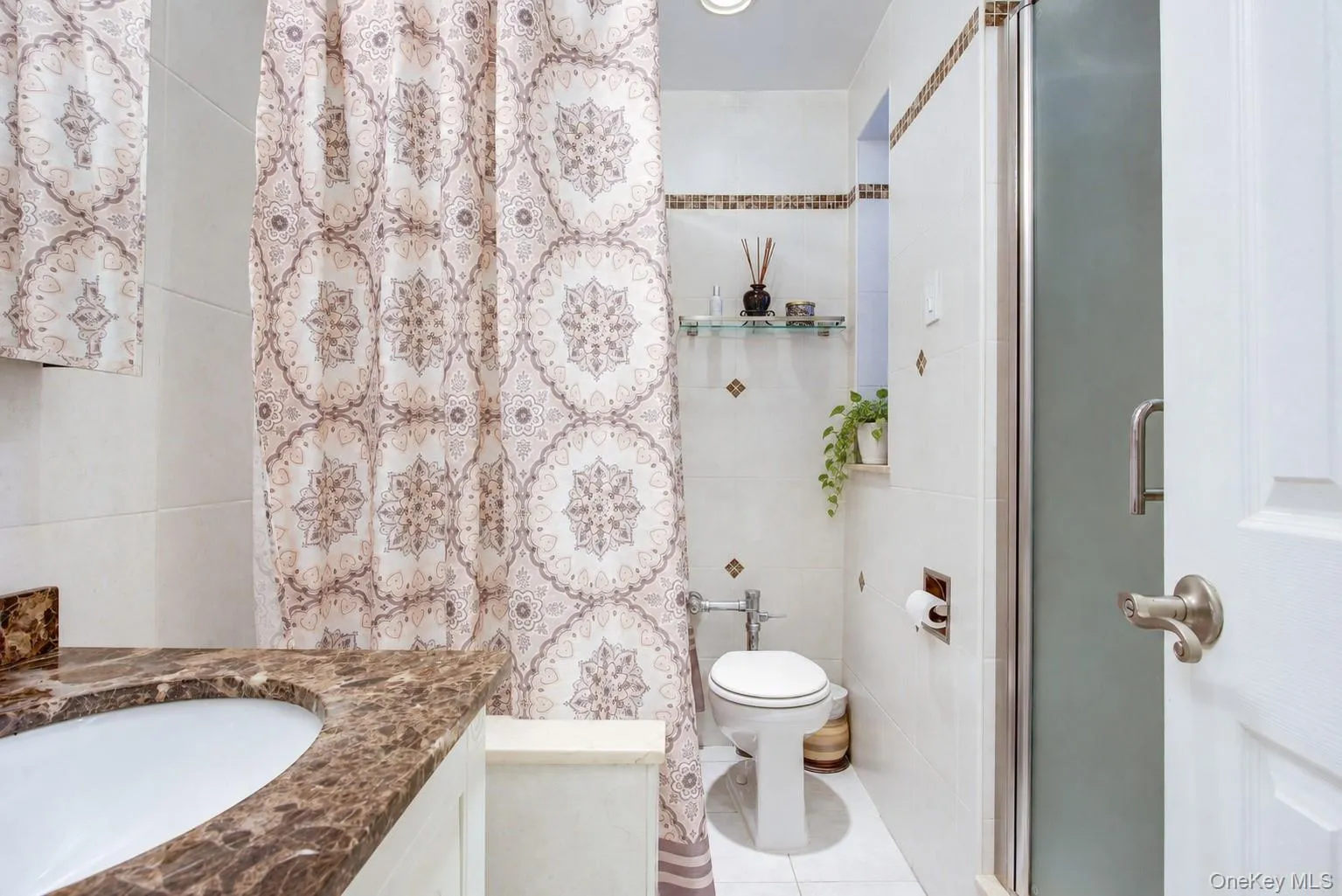 77-11 35th Avenue, New York, NY, 2 Bedrooms Bedrooms, 4 Rooms Rooms,1 BathroomBathrooms,Residential,For Rent,35th,0,1050836 77-11 35th Avenue, New York, NY, 2 Bedrooms Bedrooms, 4 Rooms Rooms,1 BathroomBathrooms,Residential,For Rent,35th,0,1050836