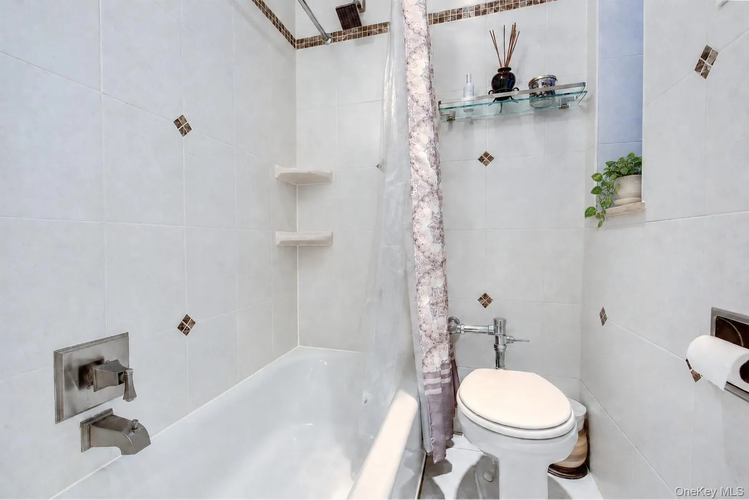 77-11 35th Avenue, New York, NY, 2 Bedrooms Bedrooms, 4 Rooms Rooms,1 BathroomBathrooms,Residential,For Rent,35th,0,1050836 77-11 35th Avenue, New York, NY, 2 Bedrooms Bedrooms, 4 Rooms Rooms,1 BathroomBathrooms,Residential,For Rent,35th,0,1050836