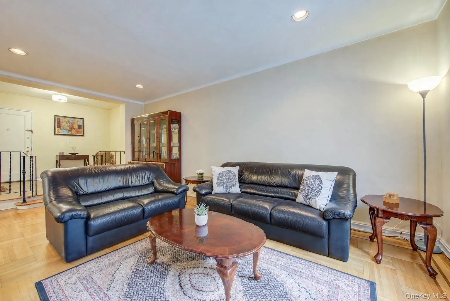77-11 35th Avenue, New York, NY, 2 Bedrooms Bedrooms, 4 Rooms Rooms,1 BathroomBathrooms,Residential,For Rent,35th,0,1050836 77-11 35th Avenue, New York, NY, 2 Bedrooms Bedrooms, 4 Rooms Rooms,1 BathroomBathrooms,Residential,For Rent,35th,0,1050836