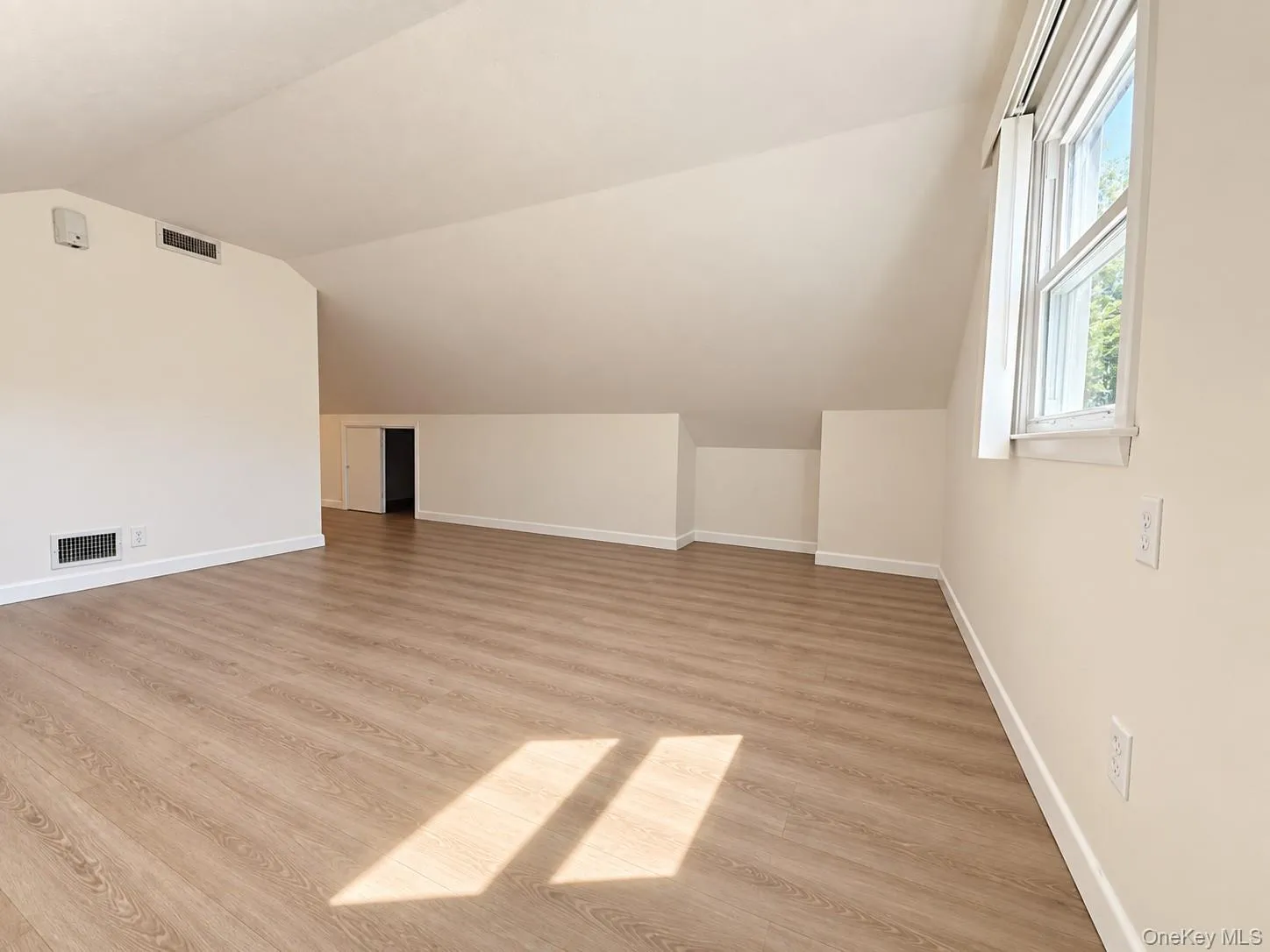 60 Topland Road, White Plains, NY, 3 Bedrooms Bedrooms, 5 Rooms Rooms,2 BathroomsBathrooms,Residential Lease,For Rent,Topland,0,1050846 60 Topland Road, White Plains, NY, 3 Bedrooms Bedrooms, 5 Rooms Rooms,2 BathroomsBathrooms,Residential Lease,For Rent,Topland,0,1050846
