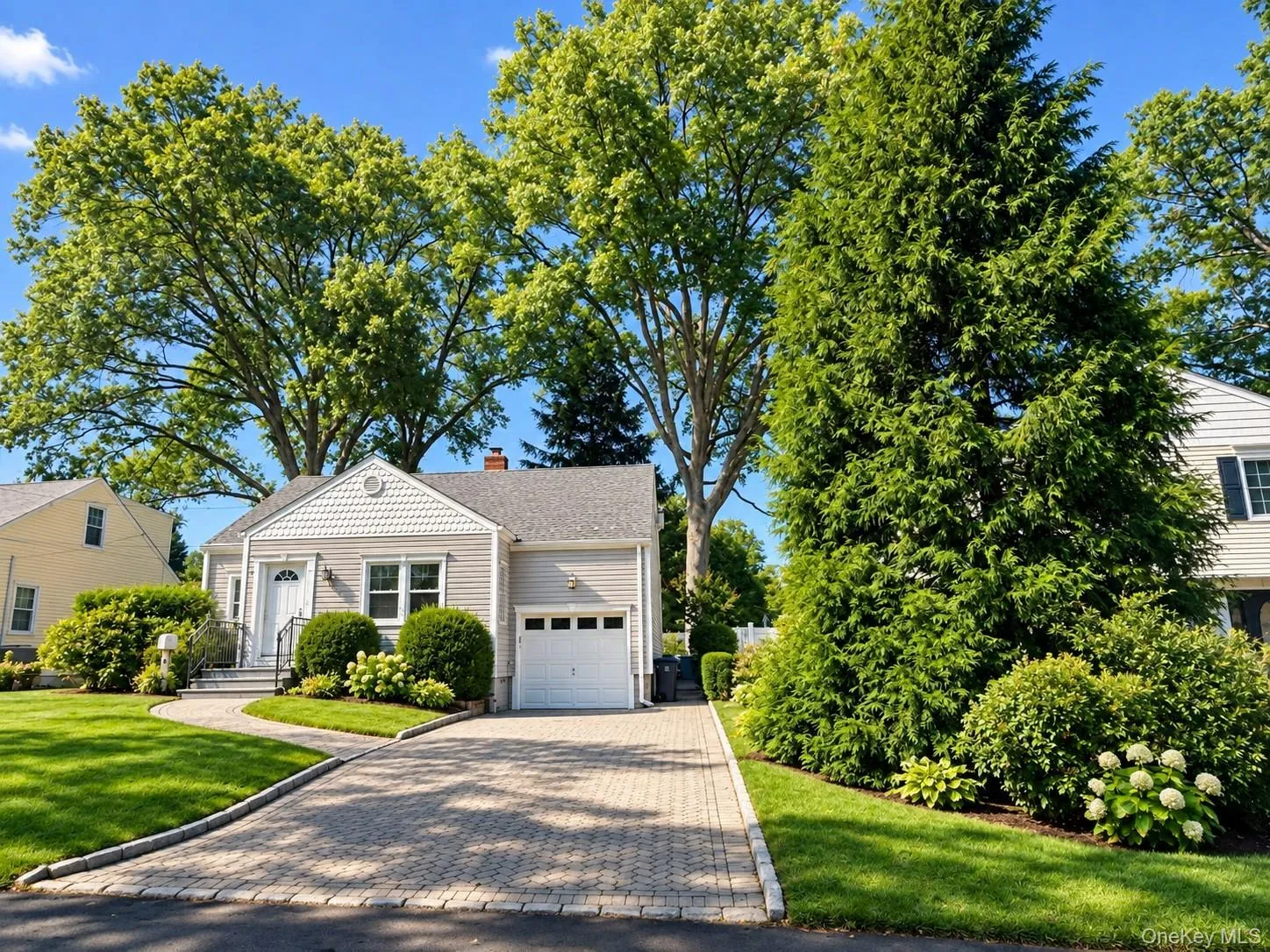 Large driveway Large driveway