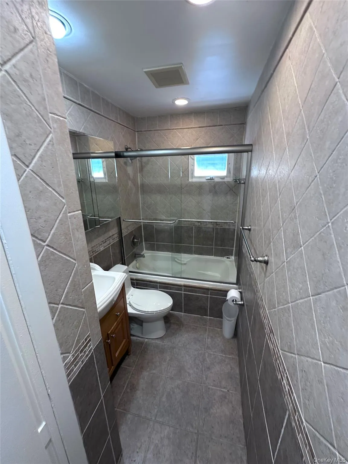 414 Chester Street, Long Beach, NY, 3 Bedrooms Bedrooms, 6 Rooms Rooms,1 BathroomBathrooms,Residential Lease,For Rent,Chester,0,1050852 414 Chester Street, Long Beach, NY, 3 Bedrooms Bedrooms, 6 Rooms Rooms,1 BathroomBathrooms,Residential Lease,For Rent,Chester,0,1050852