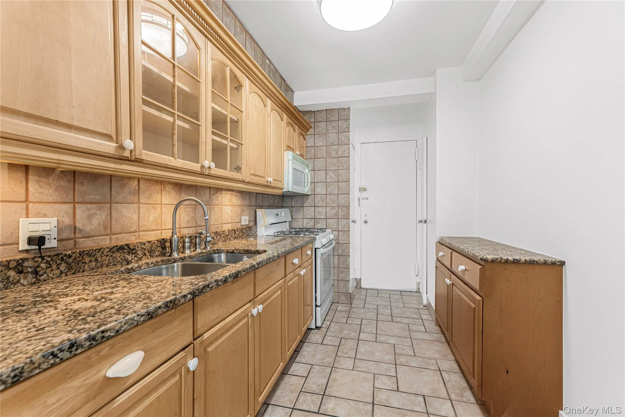 8 Fordham Oval, New York, NY, 2 Bedrooms Bedrooms, 6 Rooms Rooms,1 BathroomBathrooms,Residential,For Rent,Fordham,0,1050856 8 Fordham Oval, New York, NY, 2 Bedrooms Bedrooms, 6 Rooms Rooms,1 BathroomBathrooms,Residential,For Rent,Fordham,0,1050856