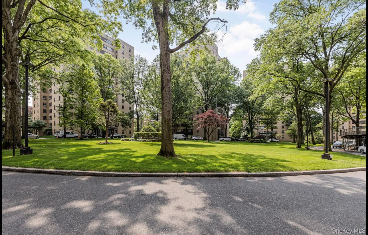 8 Fordham Oval, New York, NY, 2 Bedrooms Bedrooms, 6 Rooms Rooms,1 BathroomBathrooms,Residential,For Rent,Fordham,0,1050856 8 Fordham Oval, New York, NY, 2 Bedrooms Bedrooms, 6 Rooms Rooms,1 BathroomBathrooms,Residential,For Rent,Fordham,0,1050856