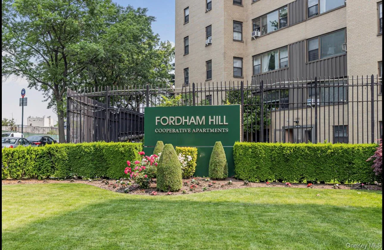 8 Fordham Oval, New York, NY, 2 Bedrooms Bedrooms, 6 Rooms Rooms,1 BathroomBathrooms,Residential,For Rent,Fordham,0,1050856 8 Fordham Oval, New York, NY, 2 Bedrooms Bedrooms, 6 Rooms Rooms,1 BathroomBathrooms,Residential,For Rent,Fordham,0,1050856