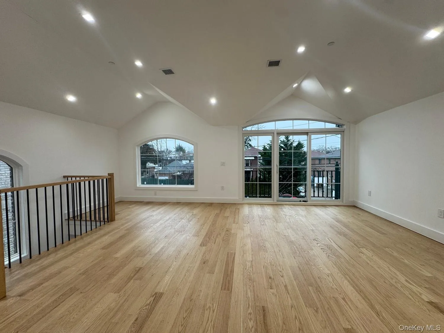 3824 215th Street, New York, NY, 3 Bedrooms Bedrooms, 6 Rooms Rooms,2 BathroomsBathrooms,Residential Lease,For Rent,215th,0,1050860 3824 215th Street, New York, NY, 3 Bedrooms Bedrooms, 6 Rooms Rooms,2 BathroomsBathrooms,Residential Lease,For Rent,215th,0,1050860