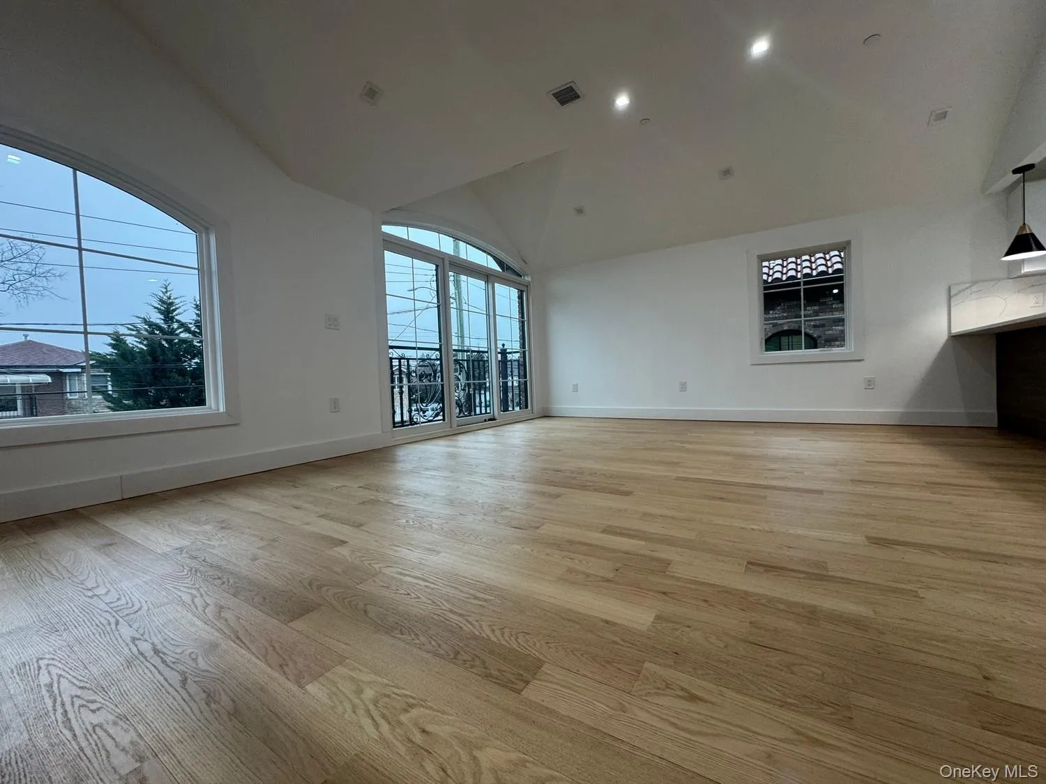 3824 215th Street, New York, NY, 3 Bedrooms Bedrooms, 6 Rooms Rooms,2 BathroomsBathrooms,Residential Lease,For Rent,215th,0,1050860 3824 215th Street, New York, NY, 3 Bedrooms Bedrooms, 6 Rooms Rooms,2 BathroomsBathrooms,Residential Lease,For Rent,215th,0,1050860
